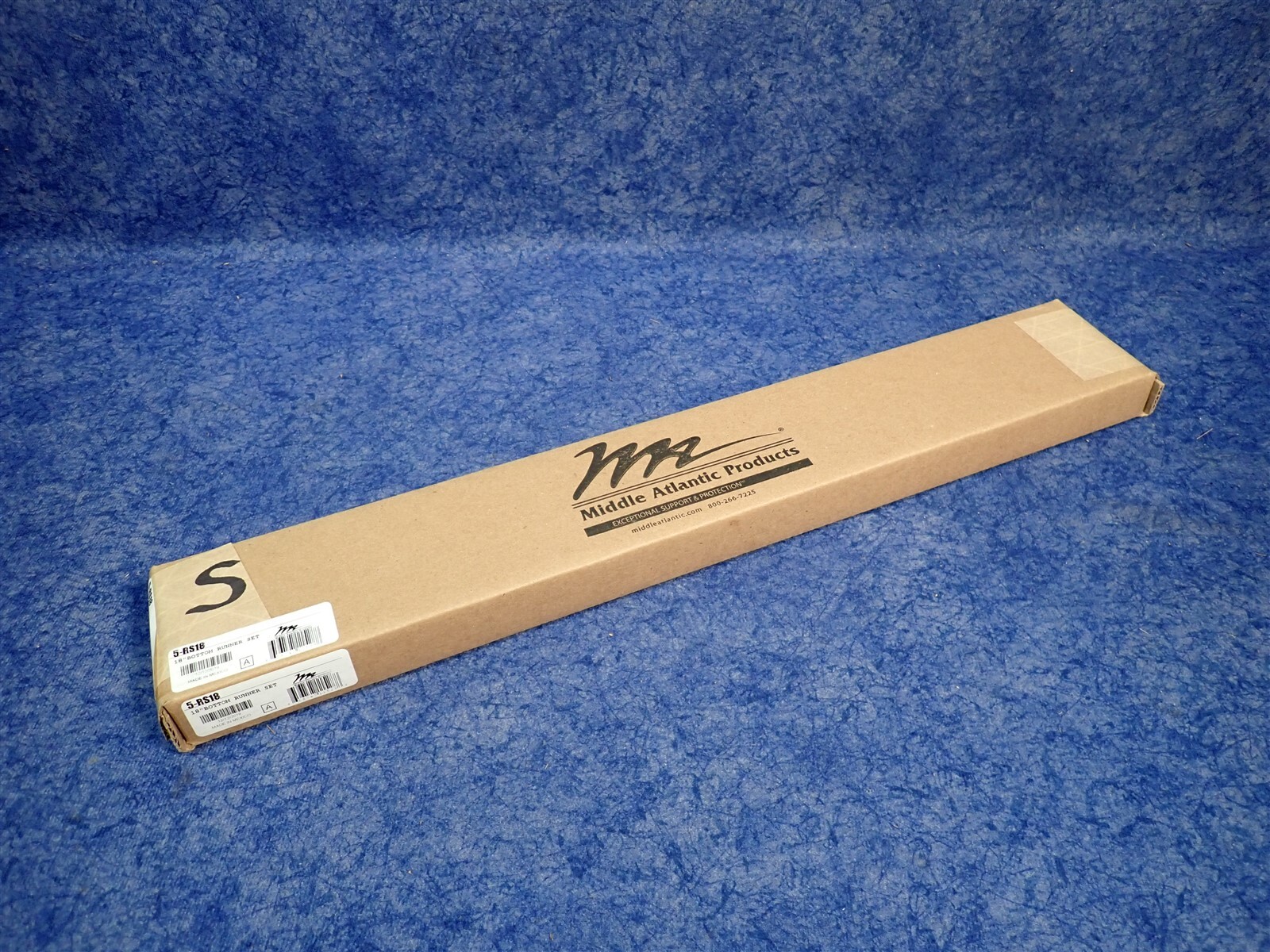 NEW Middle Atlantic 5-RS18 Low-Friction Bottom Runner Kit 18" (J22)