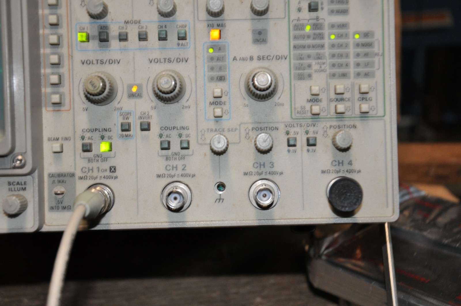 TEKTRONIX 2246 OSCILLOSCOPE +AV-5386 Probes