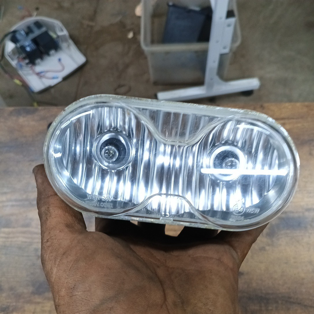 SHOPRIDER MOBILITY SCOOTER SUNRUNNER HEADLIGHT