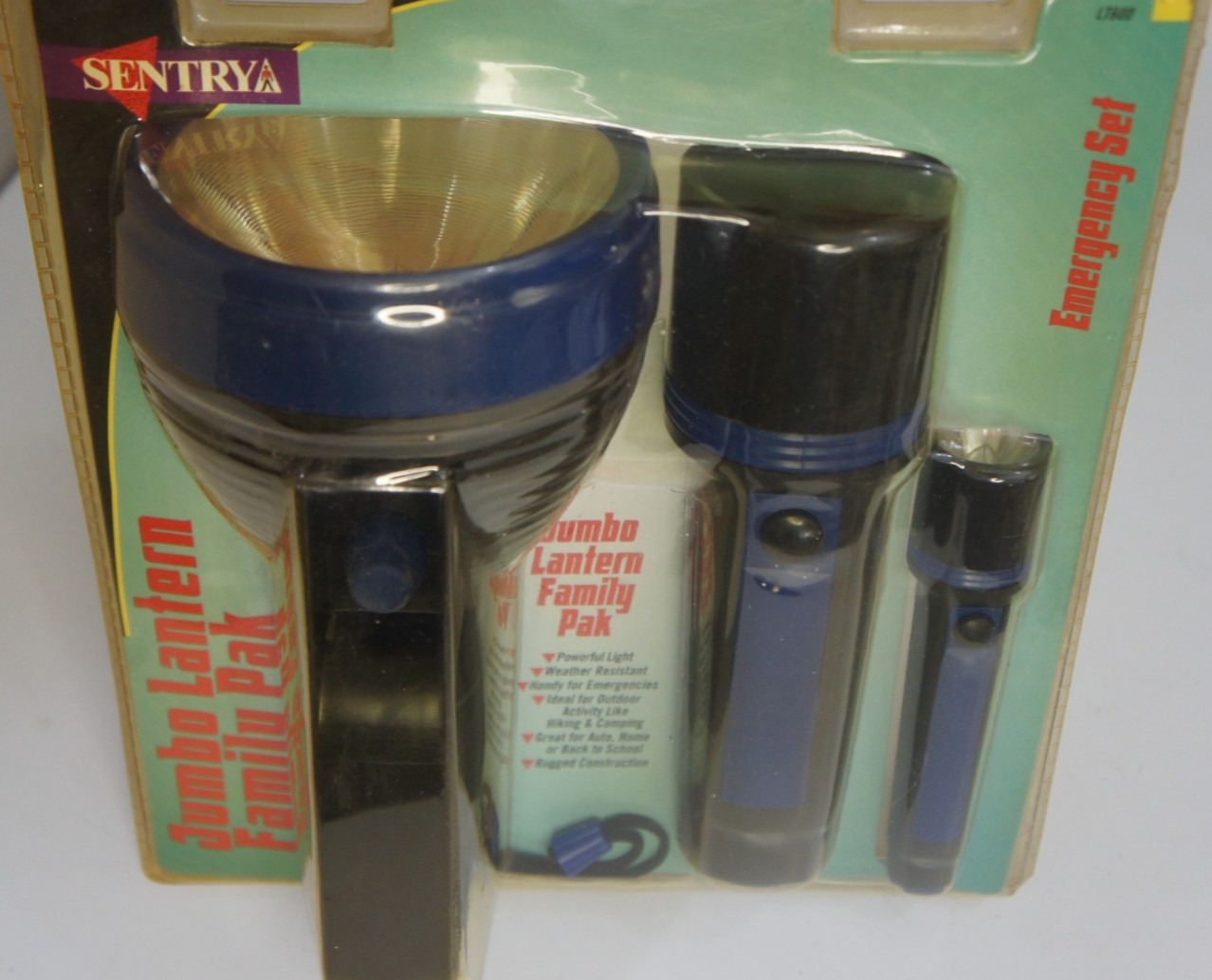 Vintage Sentry Jumbo Lantern Family Pak  w/ 3 Flashlights ~ NEW ~ Package Wear