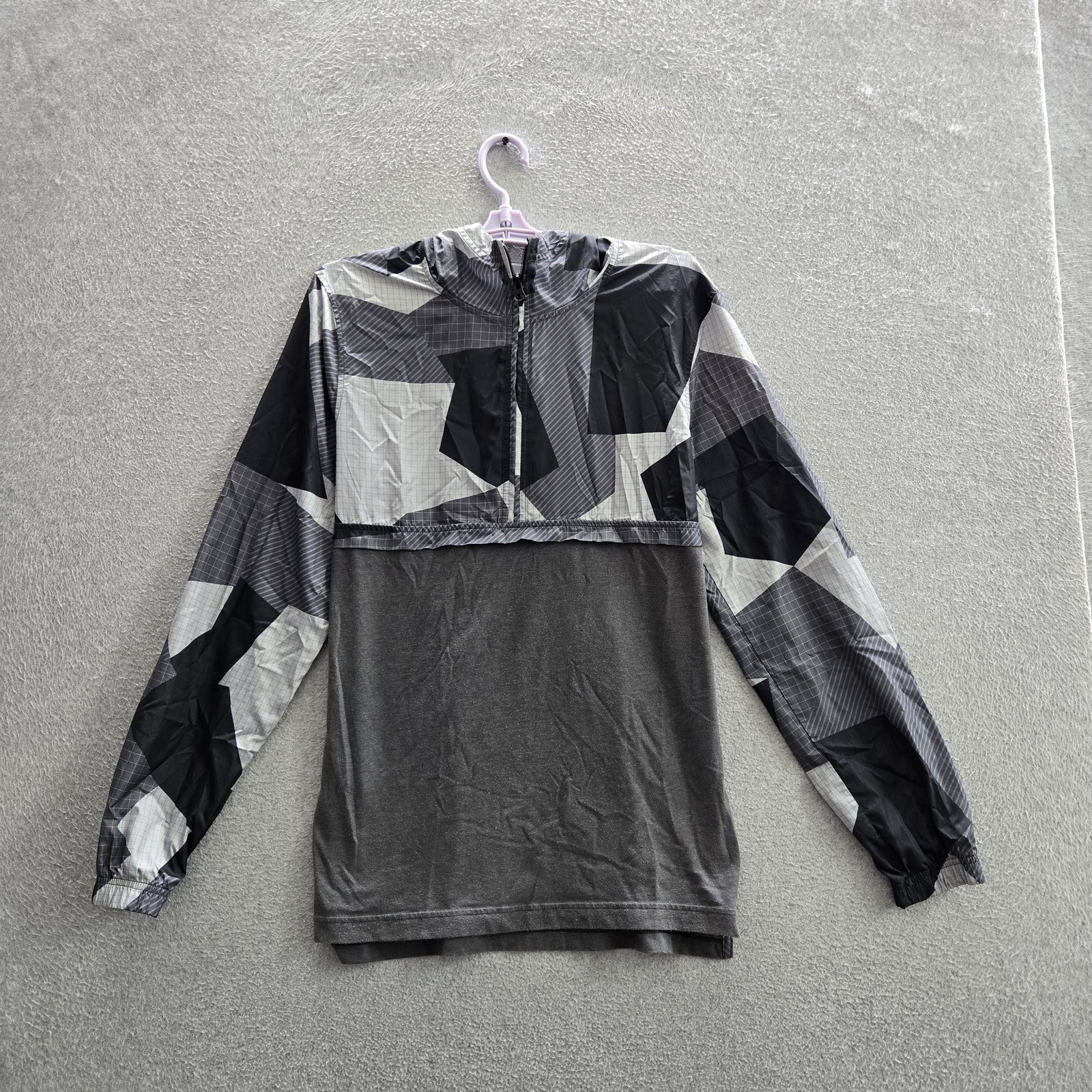 Under Armour Men Jacket SMALL Gray Geometric Activewear Anorak Fitted