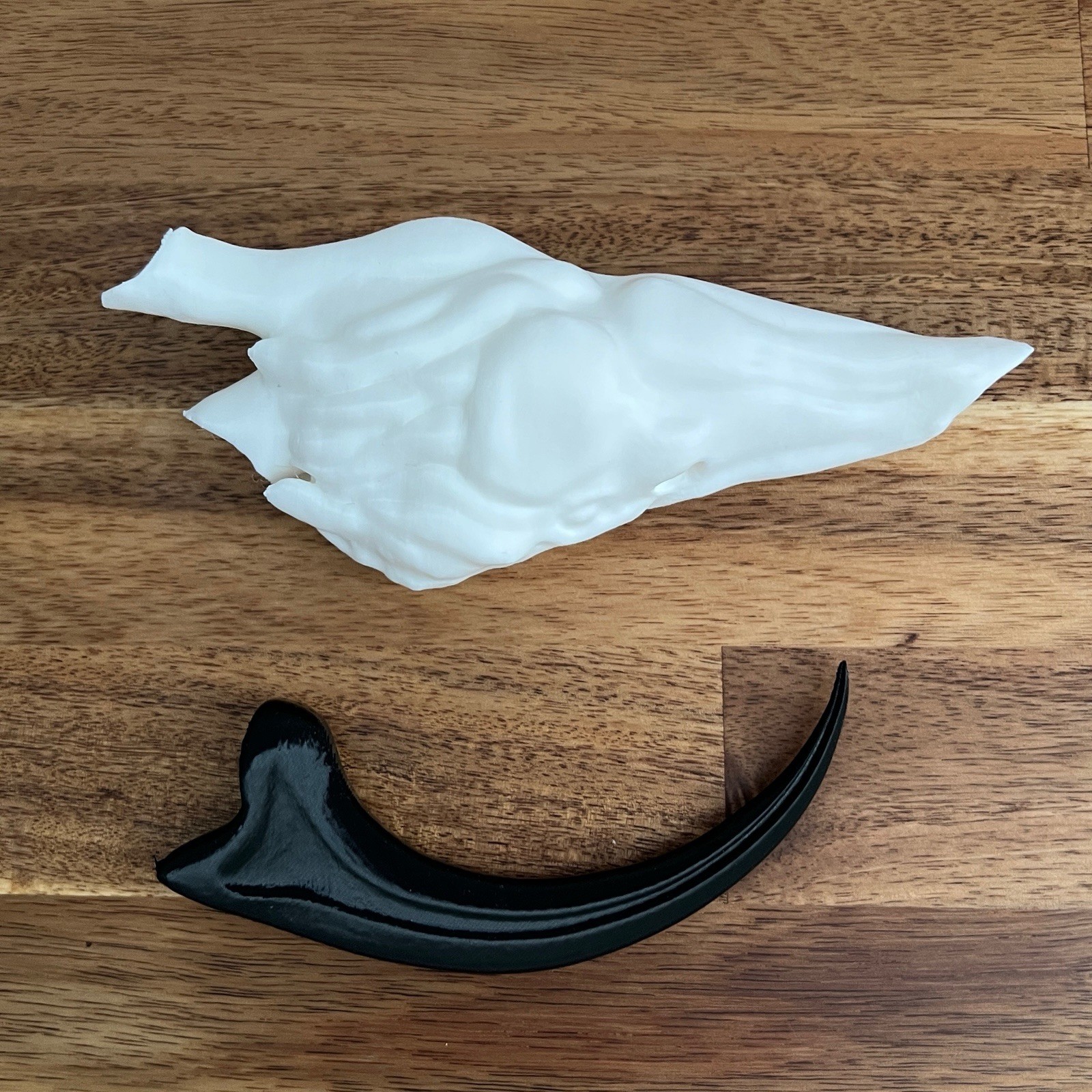 Jurassic Park Inspired Raptor Resonating Chamber & Claw Bundle Prop Replica