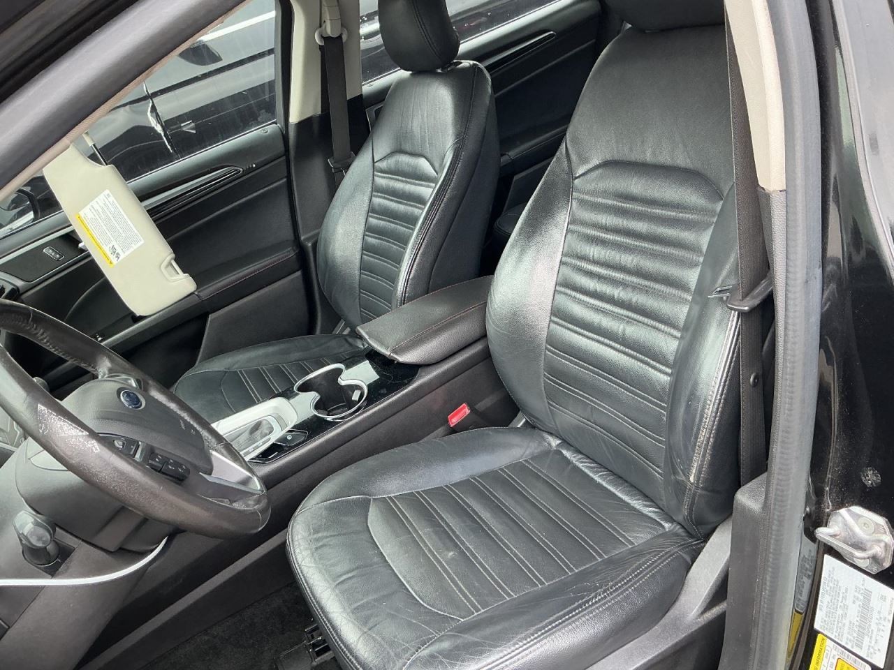 FUSION 2015 Glove Box 4951591