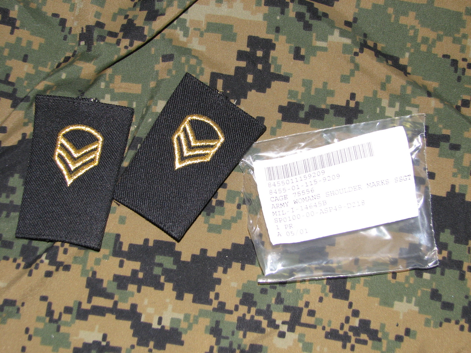 *US Military GI genuine army shoulder marks SSGT womens black gold dress