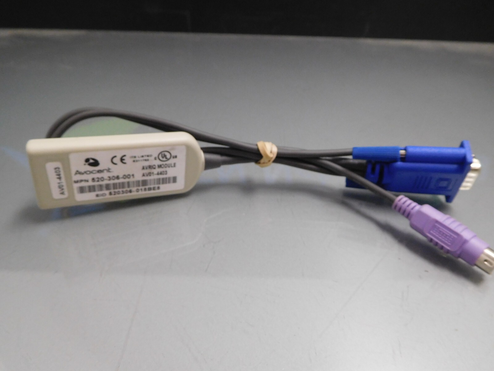 Avocent AVRIQ 520-306-001 PS2 KVM Server Interface Cable Adapter Module