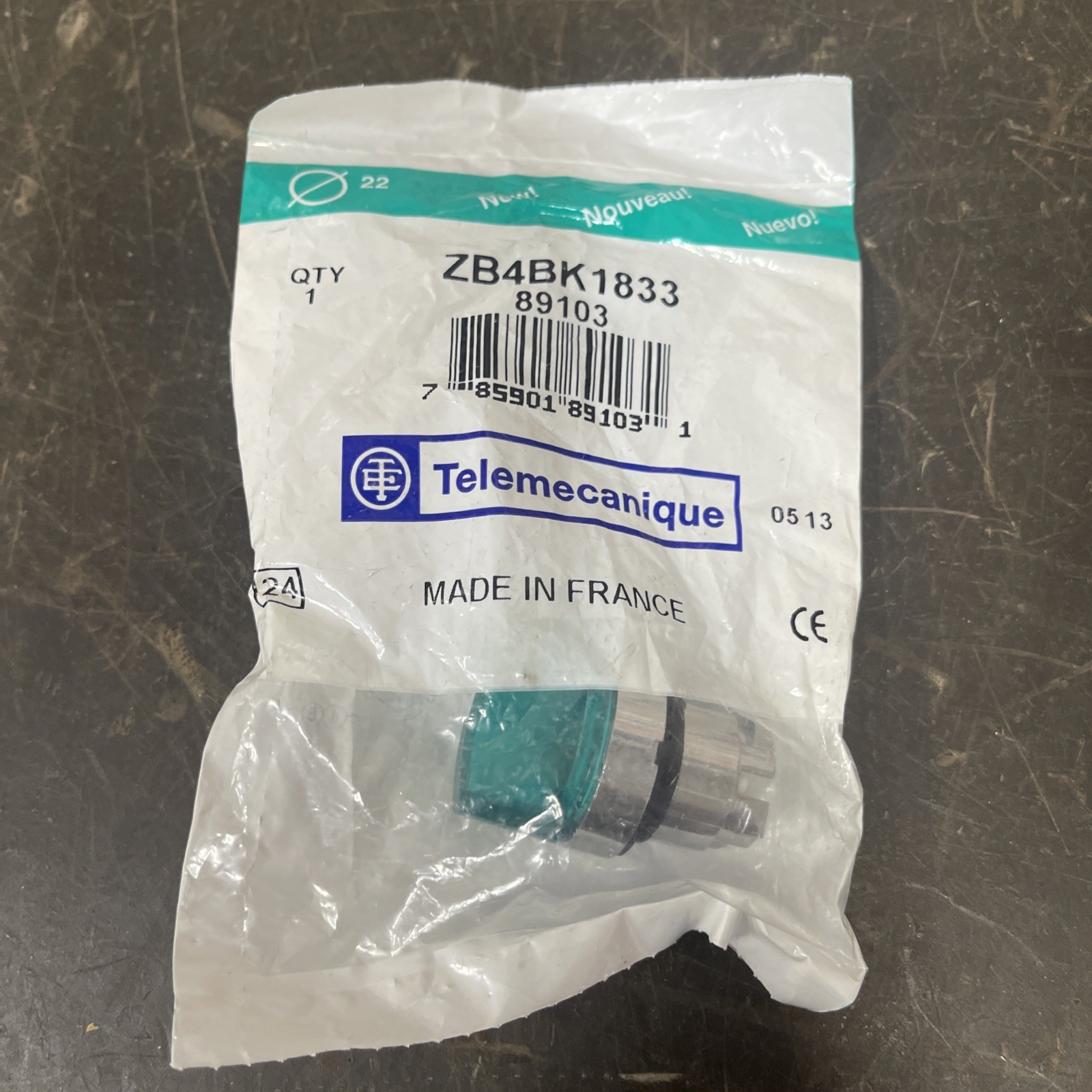 ZB4BK1833 switch: rotary rod.Pos: 2 22mm green Bel: LED IP66 Pos: 3 Ø22mm