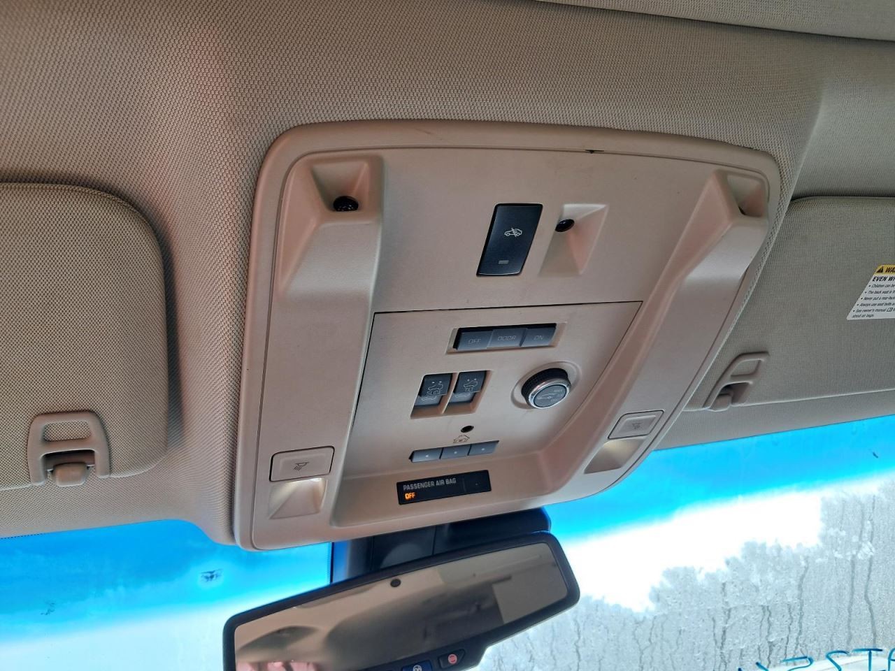 YUKONXL15 2016 Glove Box 4801636