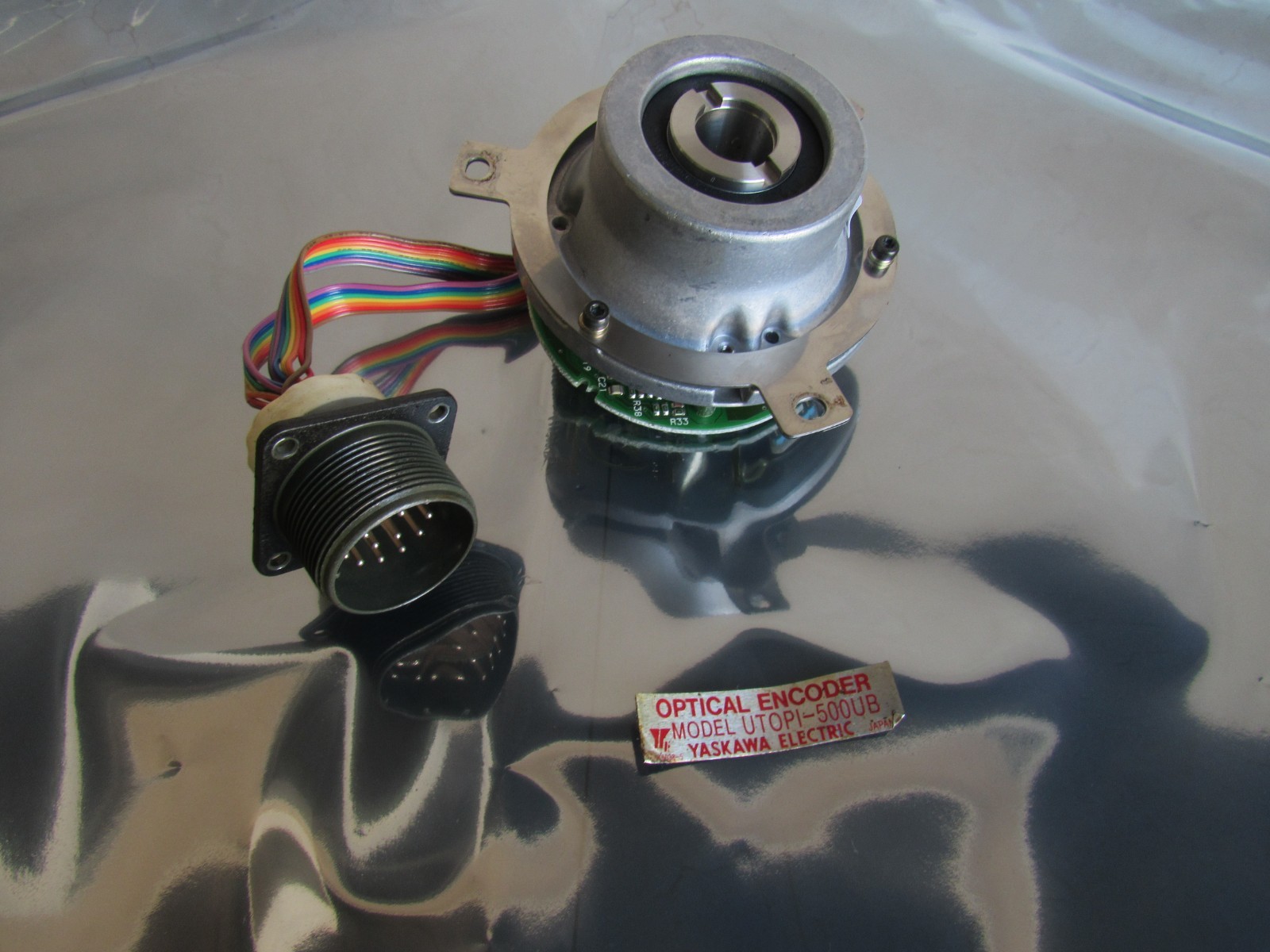 Yaskawa Optical Encoder UTOPI-500UB Lot #4538 Listed by Narek