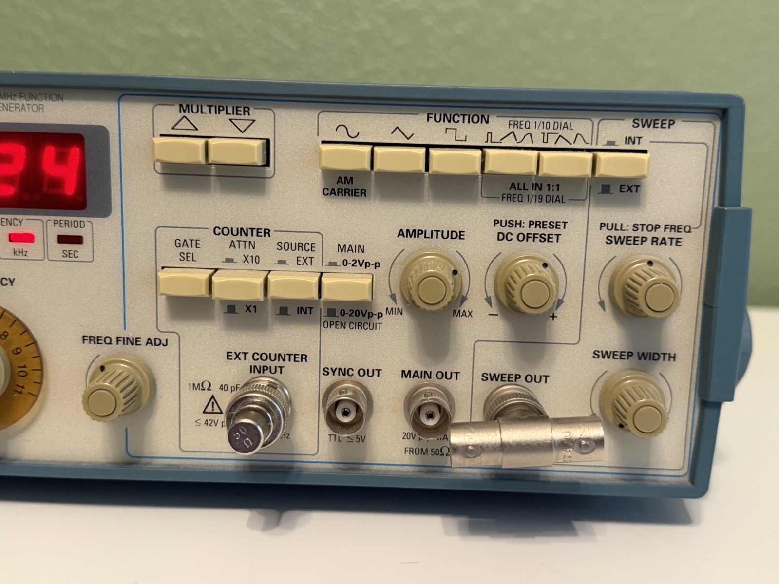 Tektronix CFG280 11MHz Function Generator