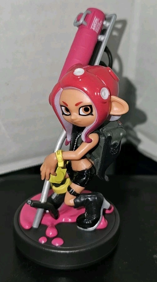 Pink Octoling Girl Amiibo Splatoon 2 3 1 Nintendo Switch Figure NEW BUT LOOSE