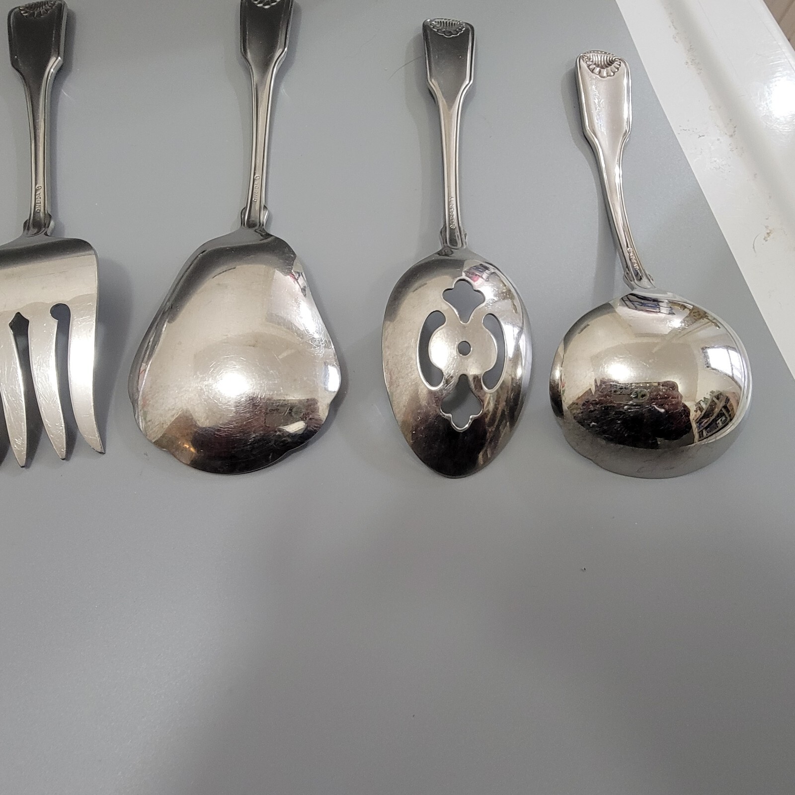 Oneida CLASSIC SHELL C Stainless Cube Flatware Silverware Glossy UCHOOSE 1625