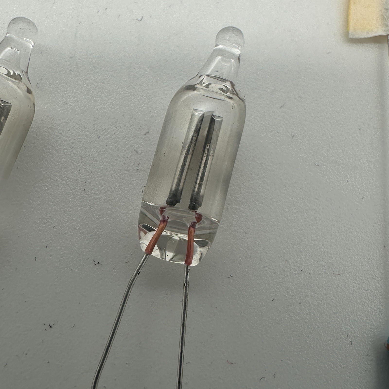 2 Neon Lamp 65-120VAC 1.90 mA, 18 mm Length And Resistors Clock Radio Light Kit