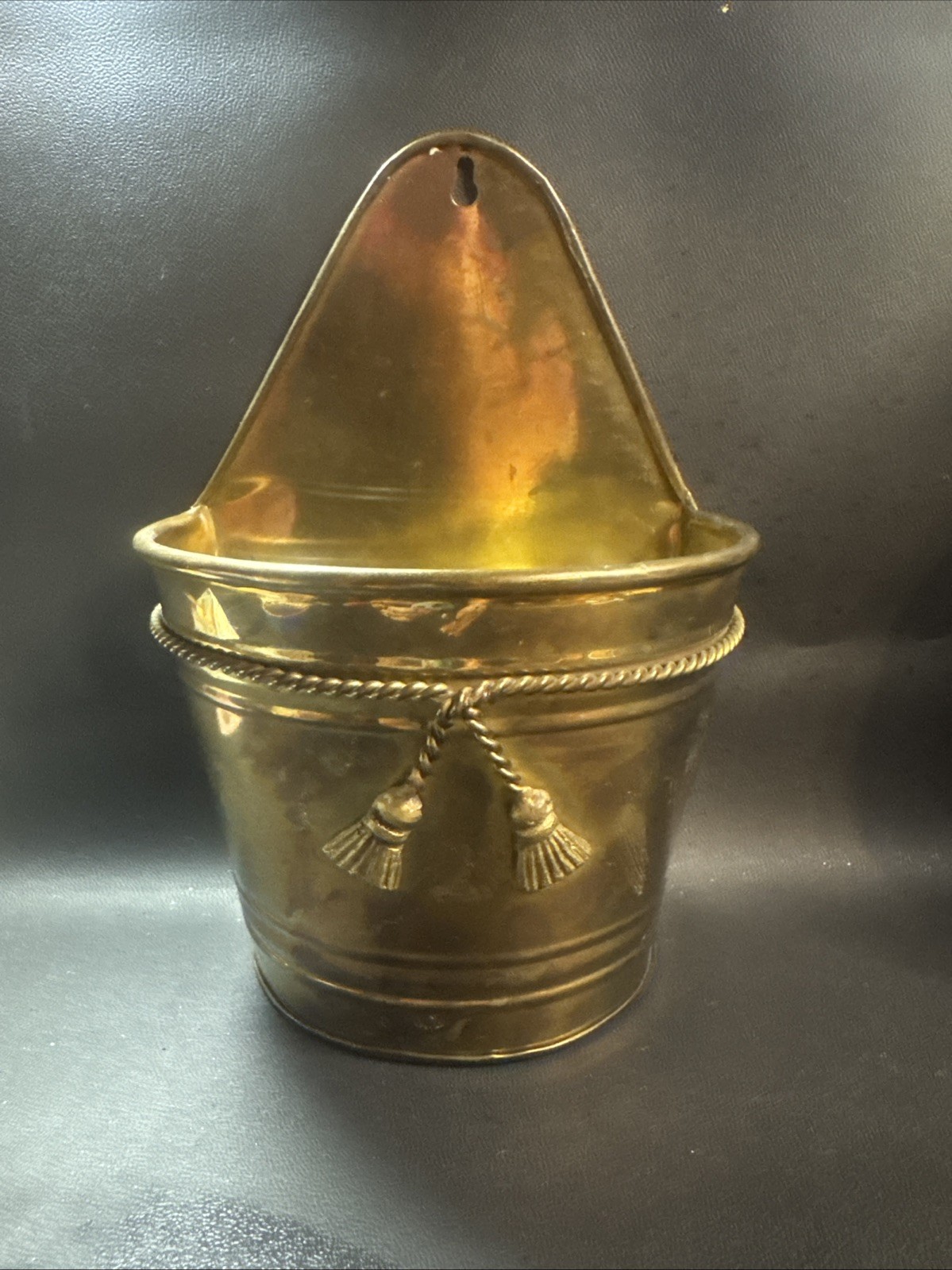 Vintage Brass Wall Mount Pocket Planter Pot Basket Rope & Tassel Home & Garden