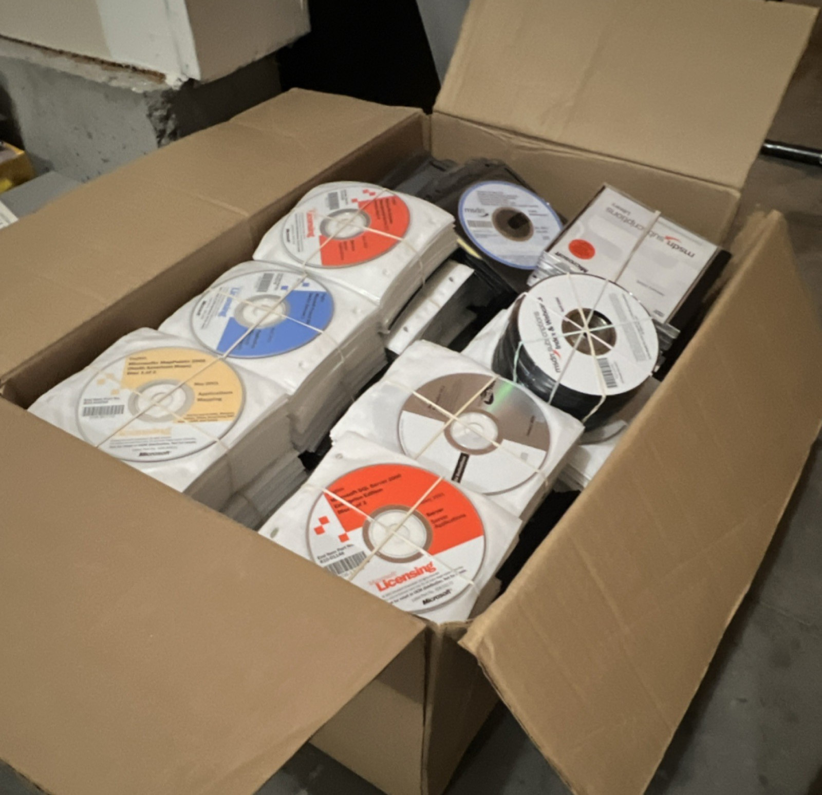 Microsoft Technet, MSDN and Licensing CD’s and DVD,s w/ binders 1999-2014