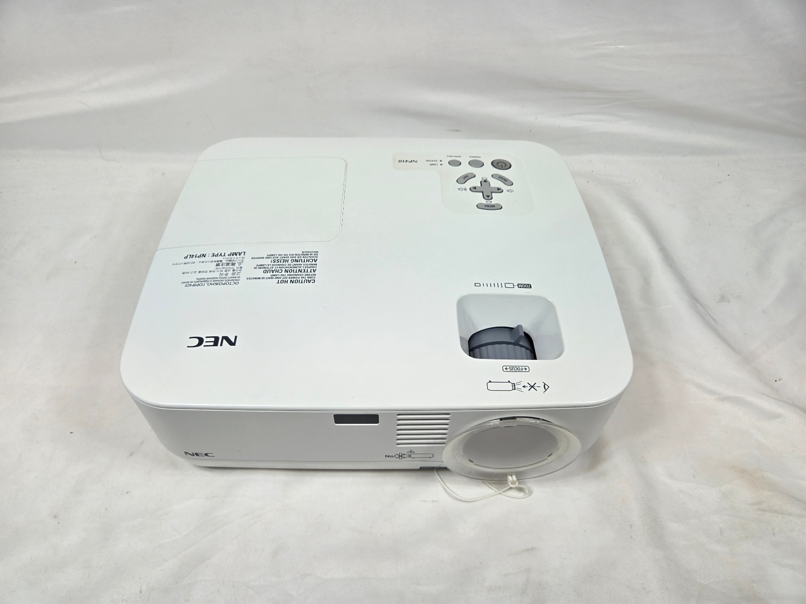 Nec NP410 XGA Conereference Room Projector 2600 Lumens 385 Lamp Hours