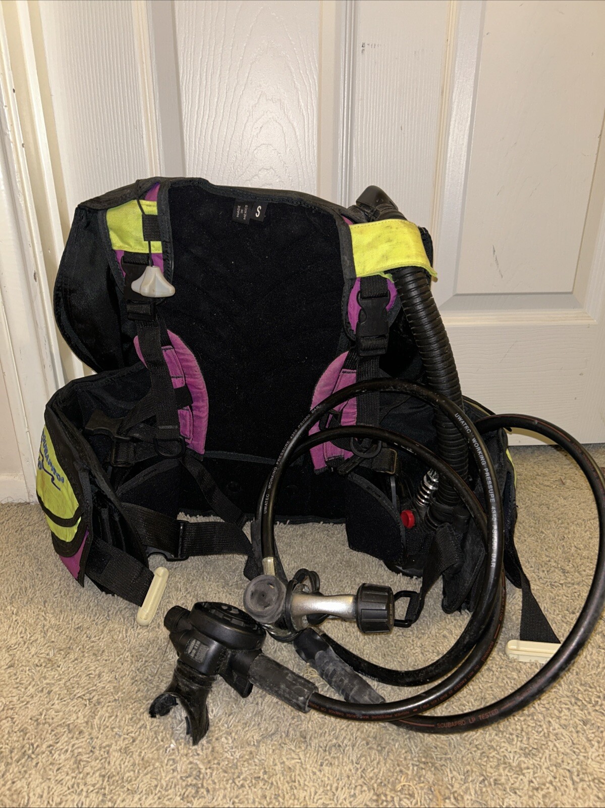 ScubaPro® Venus Medium W/ Balanced Inflator Pink BCD Buoyancy Compensator
