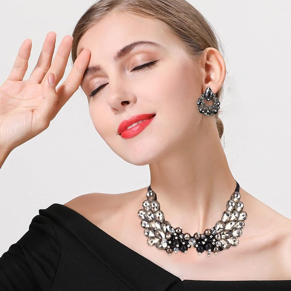 1set Vintage Black & Rhinestone Layers Bib Fake Stand Collar with Faux Pearl &