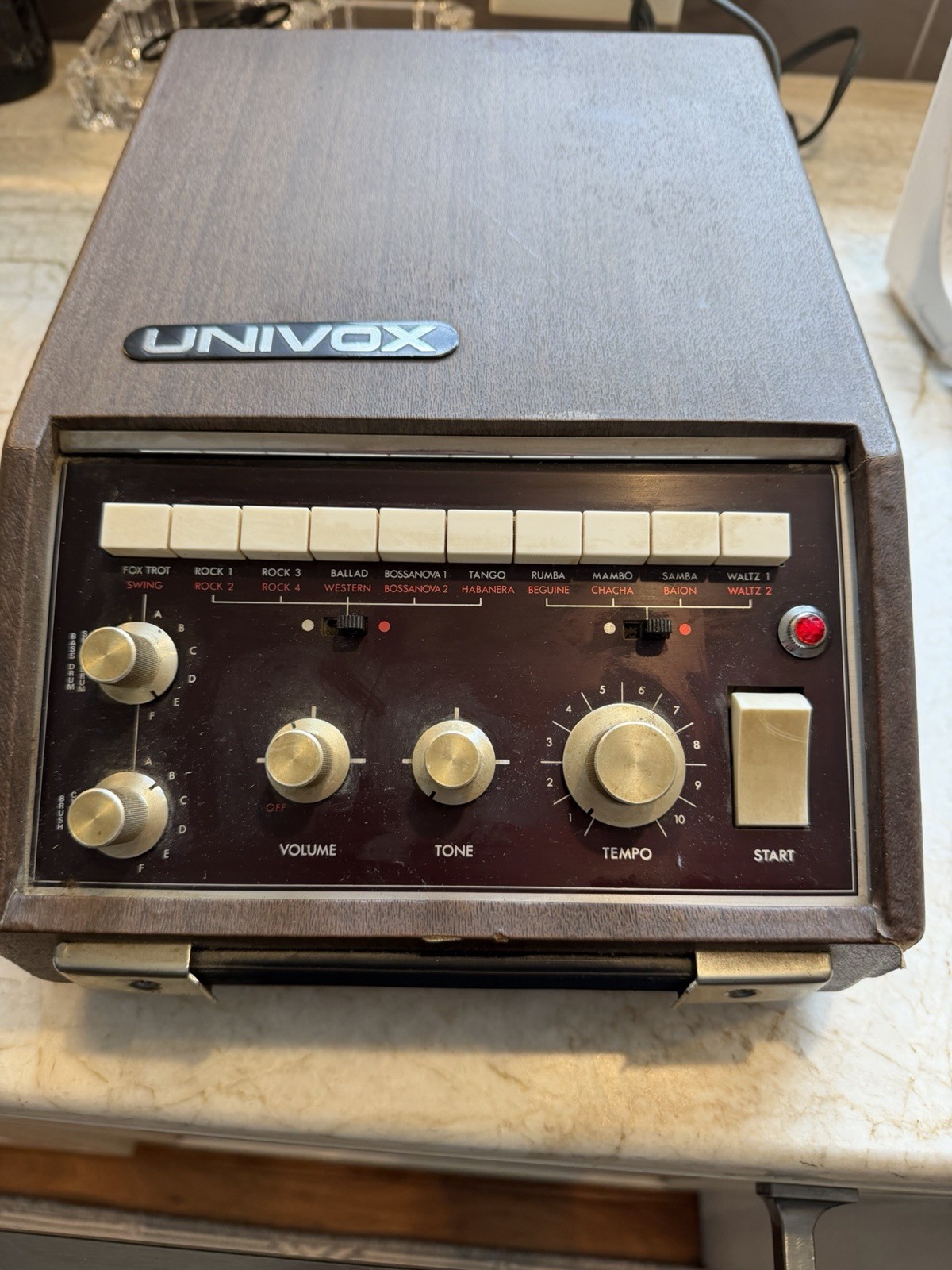 Univox SR-55, Vintage Drum Machine, Preset Patterns, Good Condition Works