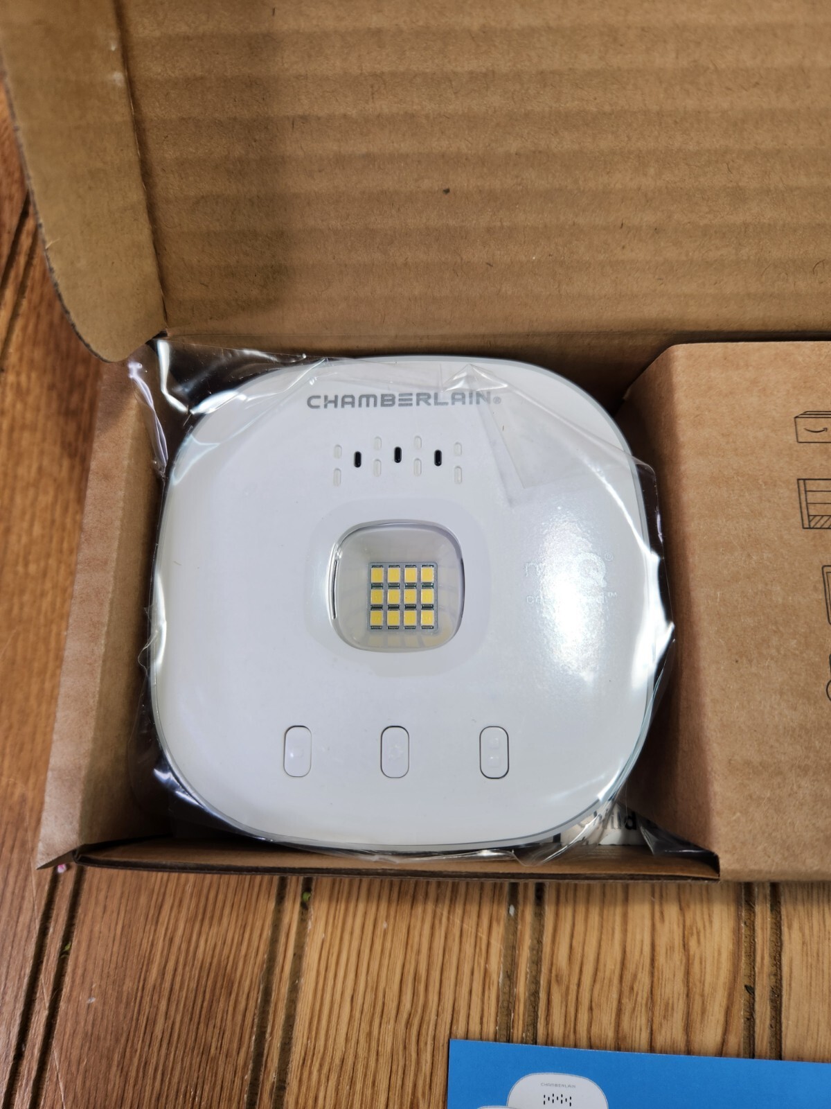 CHAMBERLAIN Smart Garage Control - Wireless Garage Hub and Sensor with Wifi