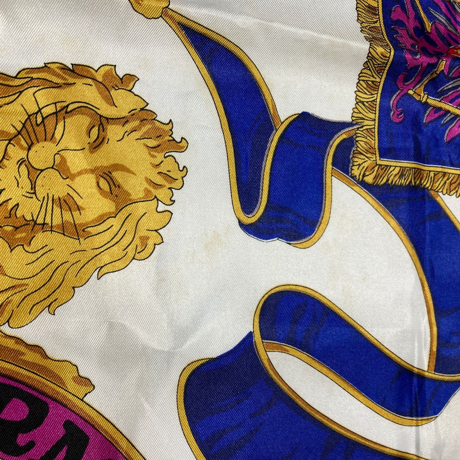 Authentic HERMES Scarf Silk 100% Carre 90 ARMES ET CUIRASSERIES Multicolor Used