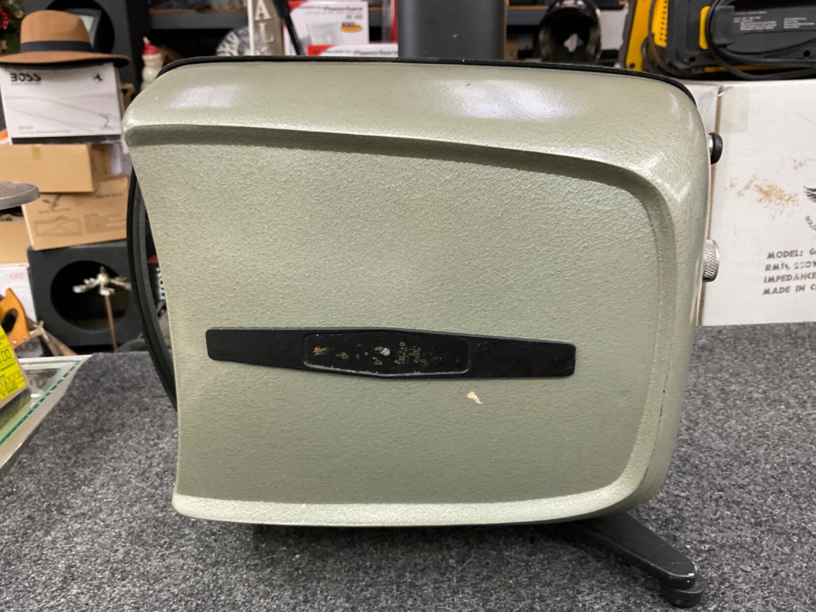 Royal De Luxe Fully Automatic 8mm Movie Projector Aurora 600A