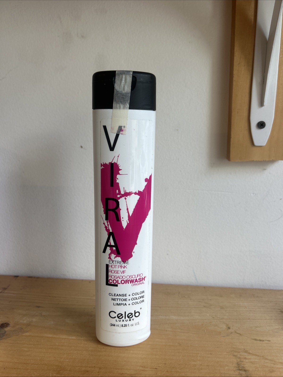 Celeb Luxury Viral Extreme Hot Pink Colorwash Shampoo 8.25 oz