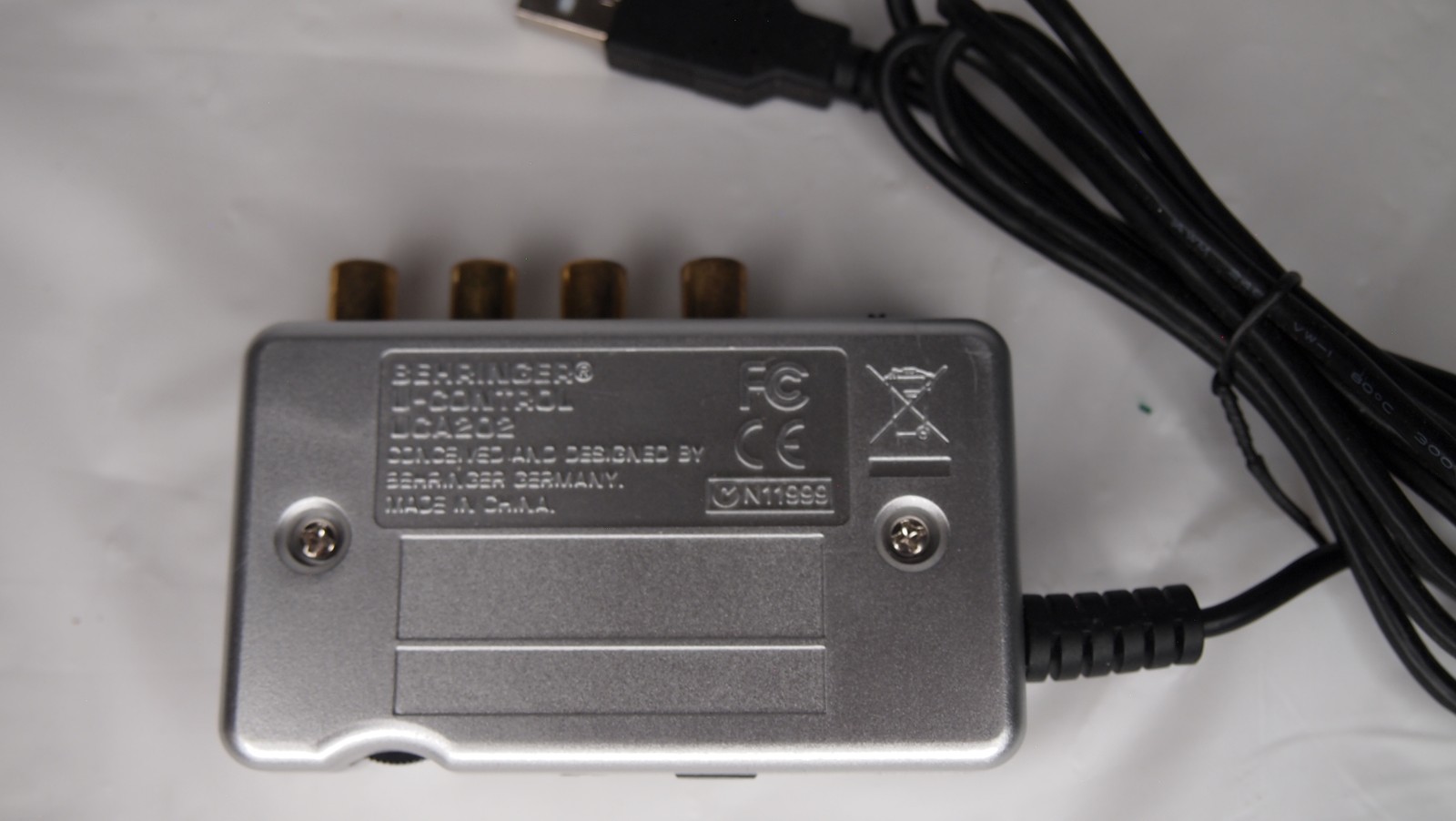 Behringer U-CONTROL UCA202 USB Audio Interface & Optical Out for PC Mac