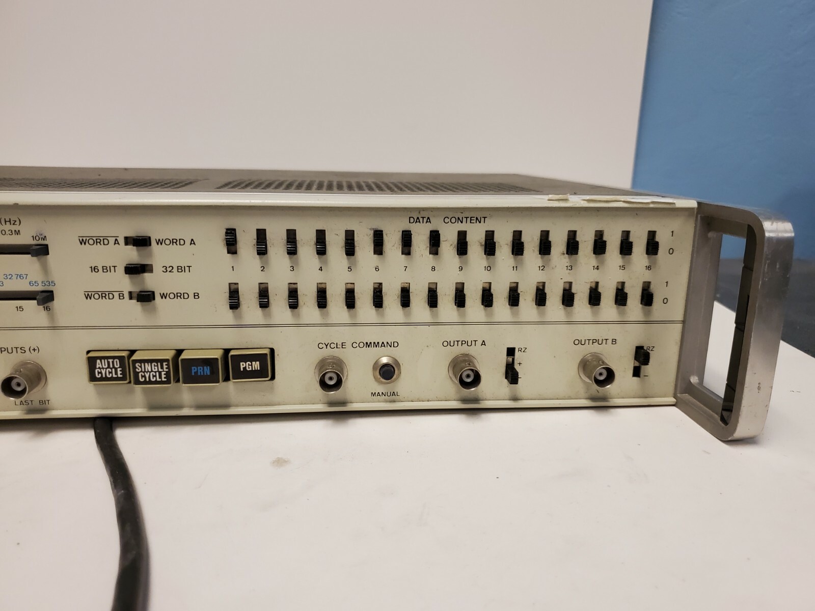 HP Hewlett Packard 8006A Word Generator