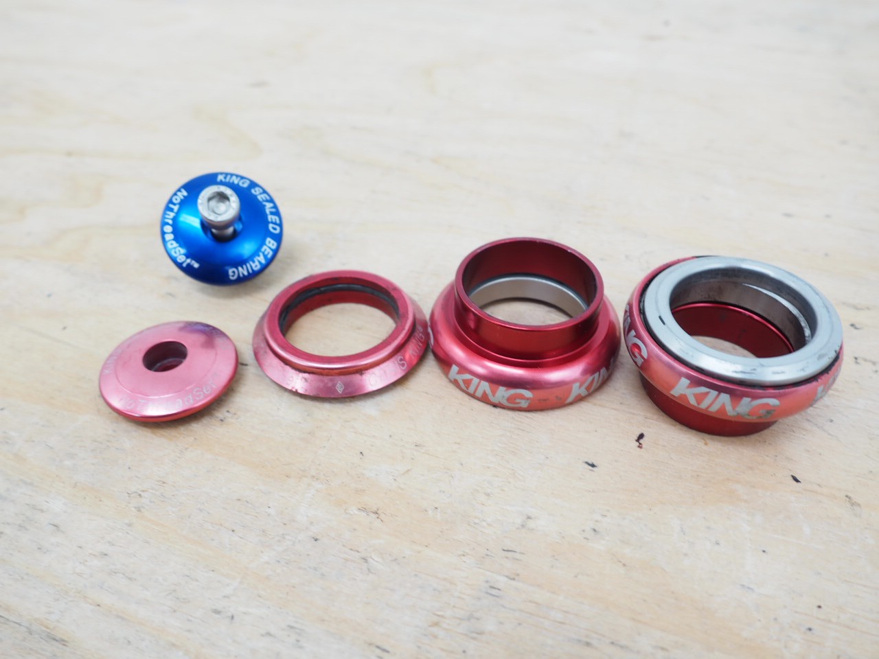 Chris King NoThreadSet™ Sealed Bearing 1-1/8" Red Threadless Headset