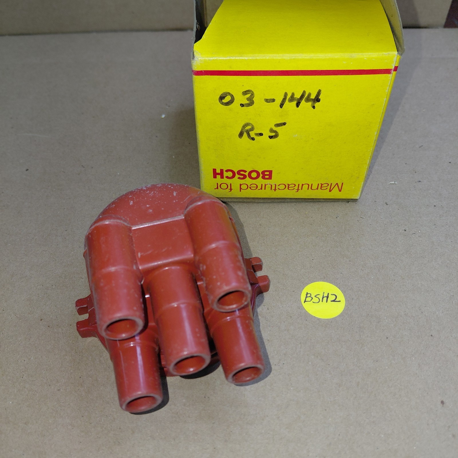Bosch 03144 Fits Renault LeCar R5 1.3L 1.4L I4 L4 Ignition Distributor Cap JB62A
