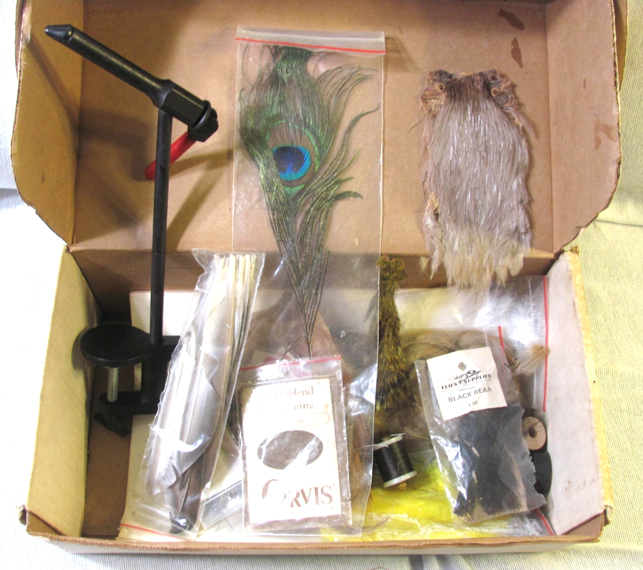 Vintage Orvis Fly Tying Kit Thompson? Pro Vise Pattern Book Thread Foil Feather