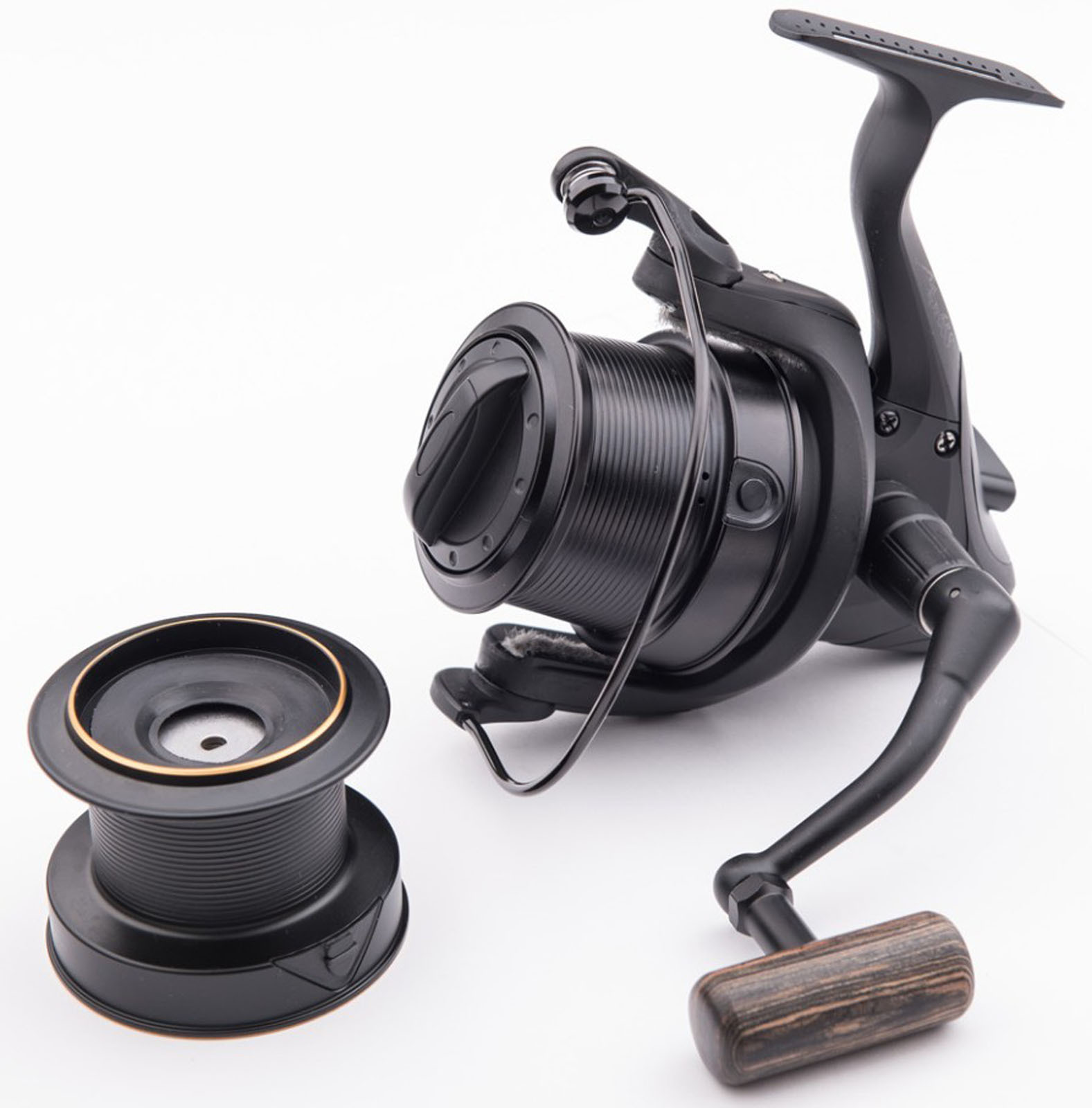 Wychwood Riot Big Pit Carp Fishing Reel - 65S & 75S + Spare Aluminium Spool