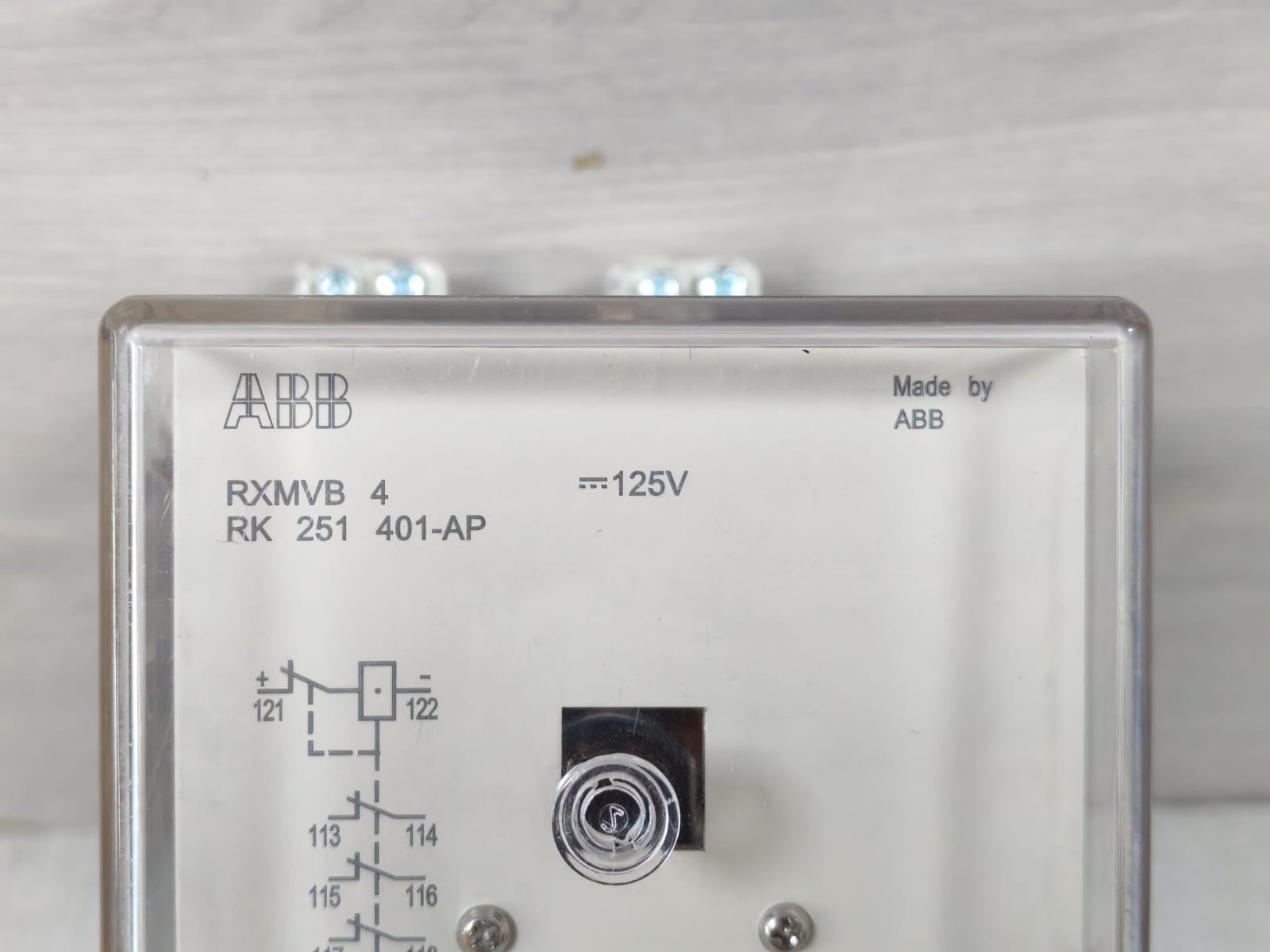 ABB RXMVB 4 RK 251 401-AP RELAY 125V