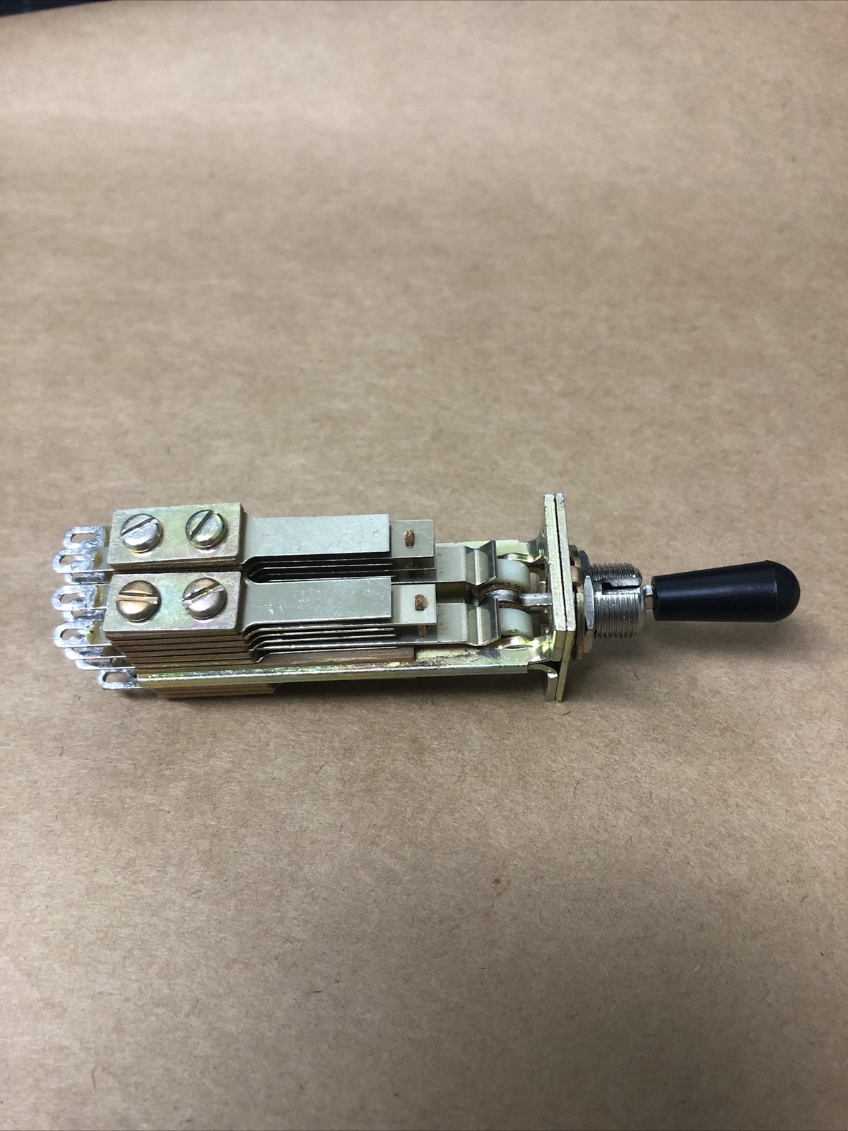 SWITCH CRAFT PART# 693116