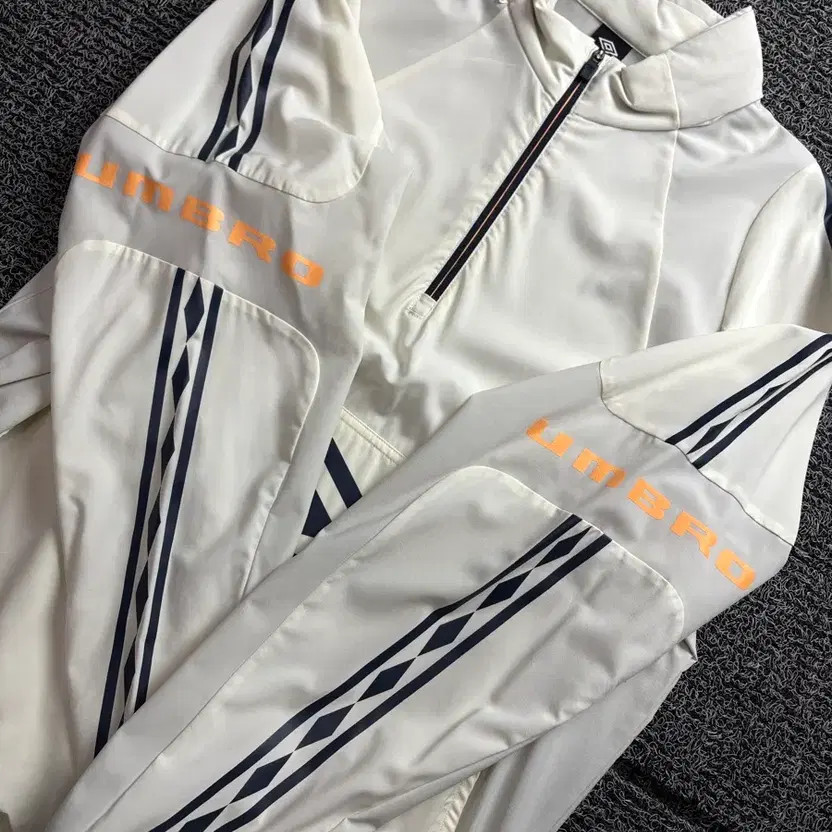 Umbro Big Logo Nylon Woven Pullover Anorak Warm-up 2804