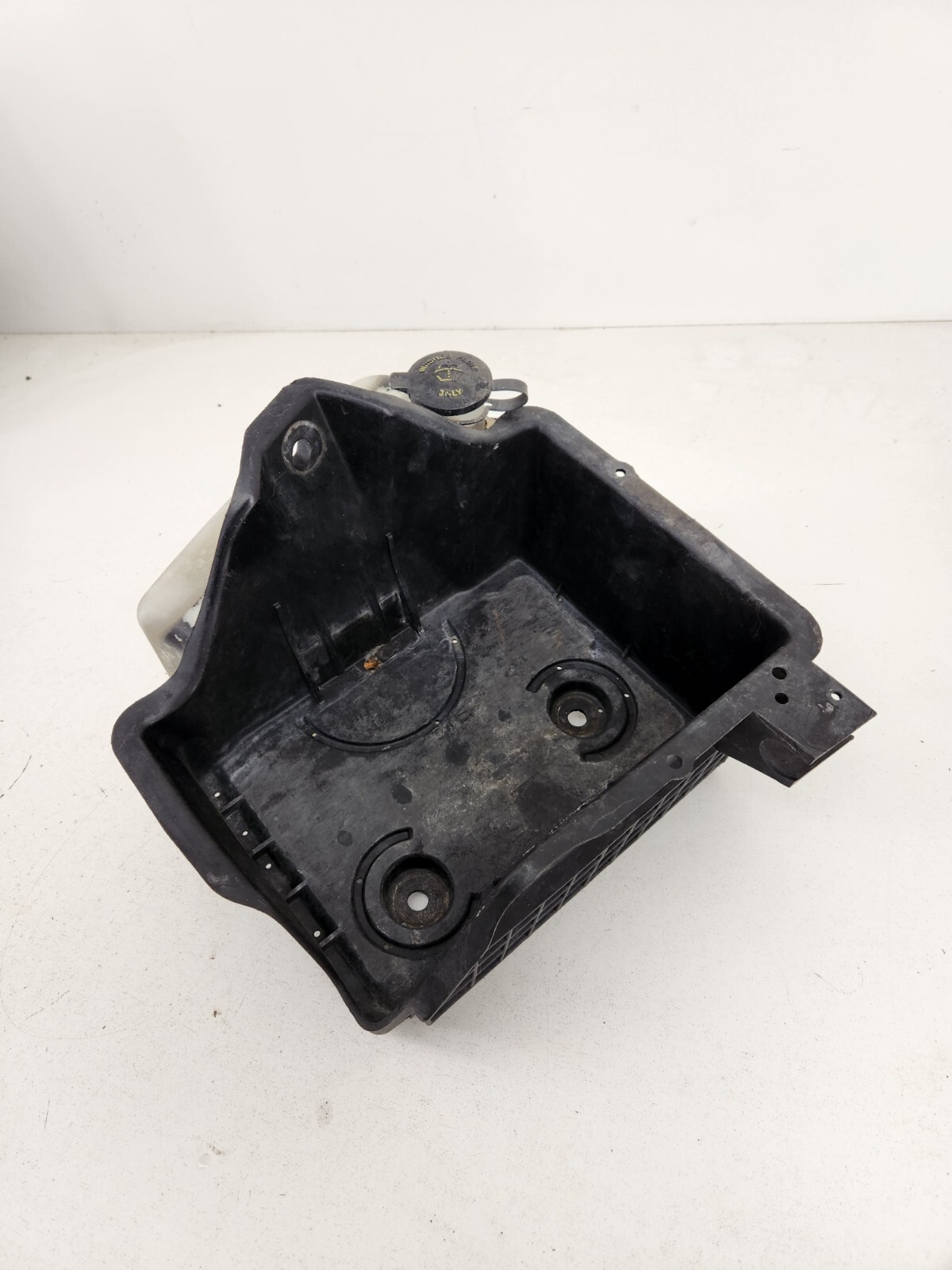 2008-2010 Ford F250 Diesel 6.4L RH Battery Tray Windshield Washer Tank Pump OEM