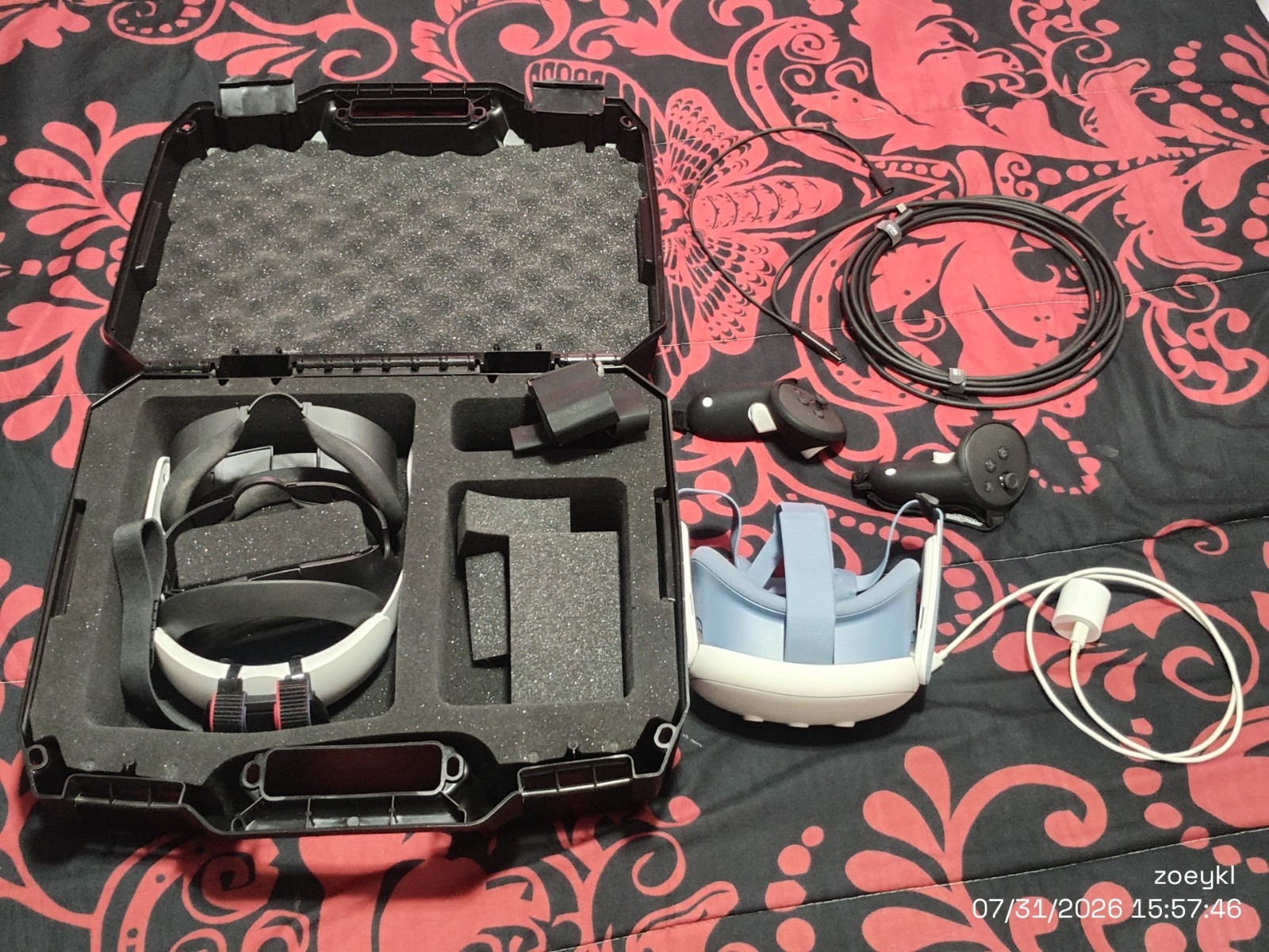 Meta Quest 3 512GB VR Headset w/ Accessories, hard case, head strap, link cable