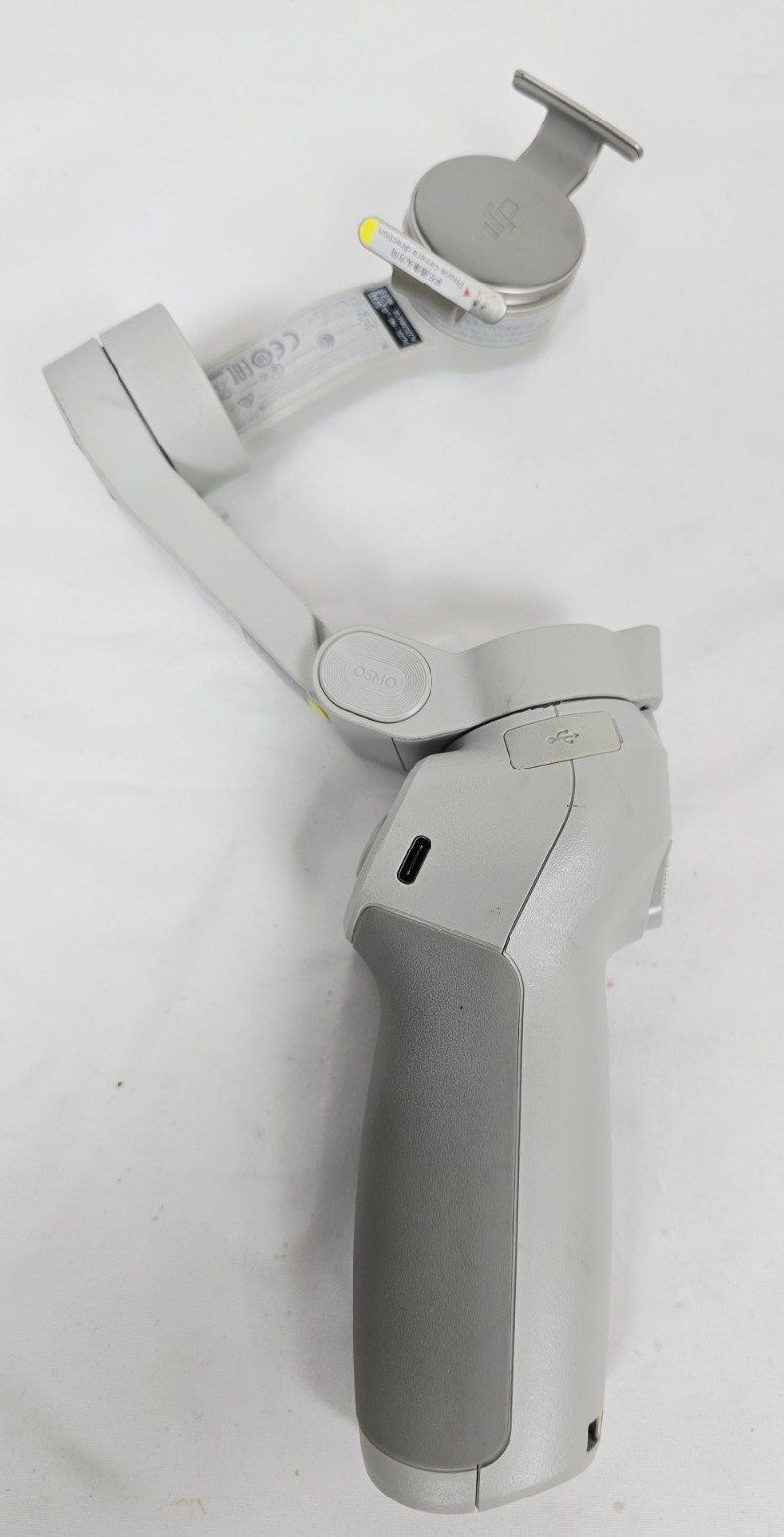 DJI OM 4 - Osmo Mobile 4 - Smartphone Gimbal Stabilizer Tripod