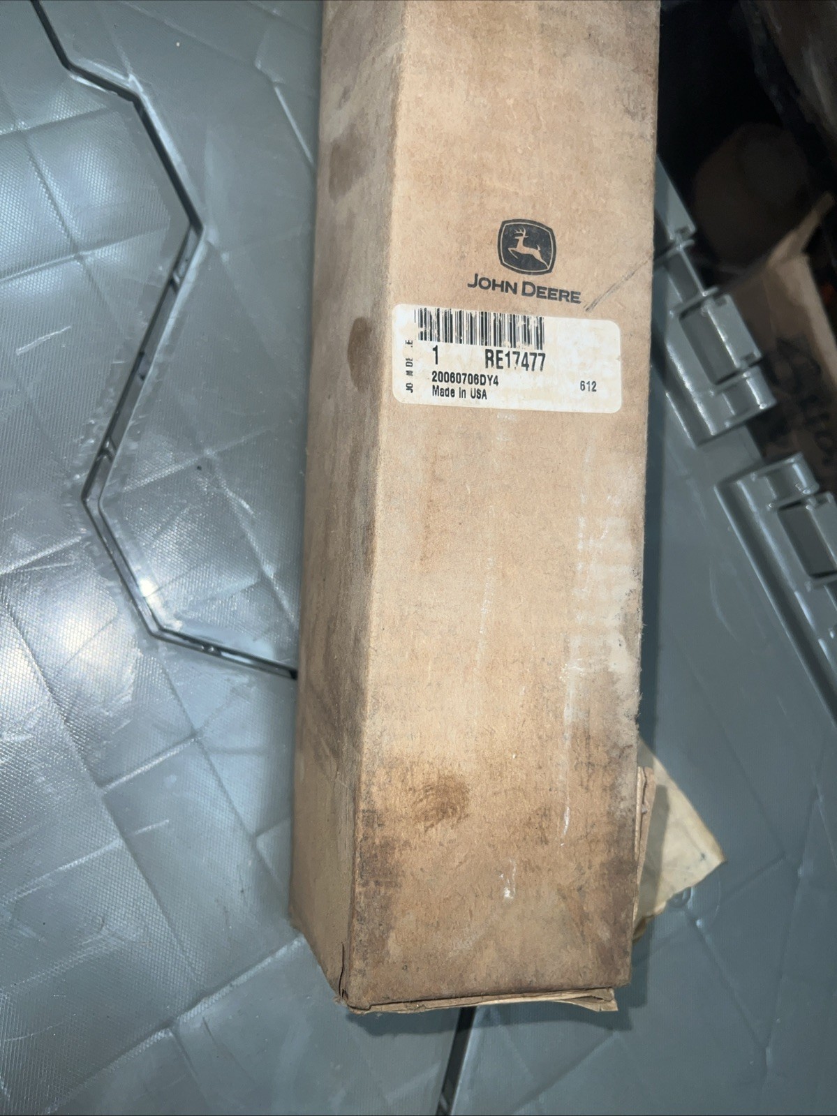 RE17477 JOHN DEERE Hydraulic Seat Accumulator New Old Stock