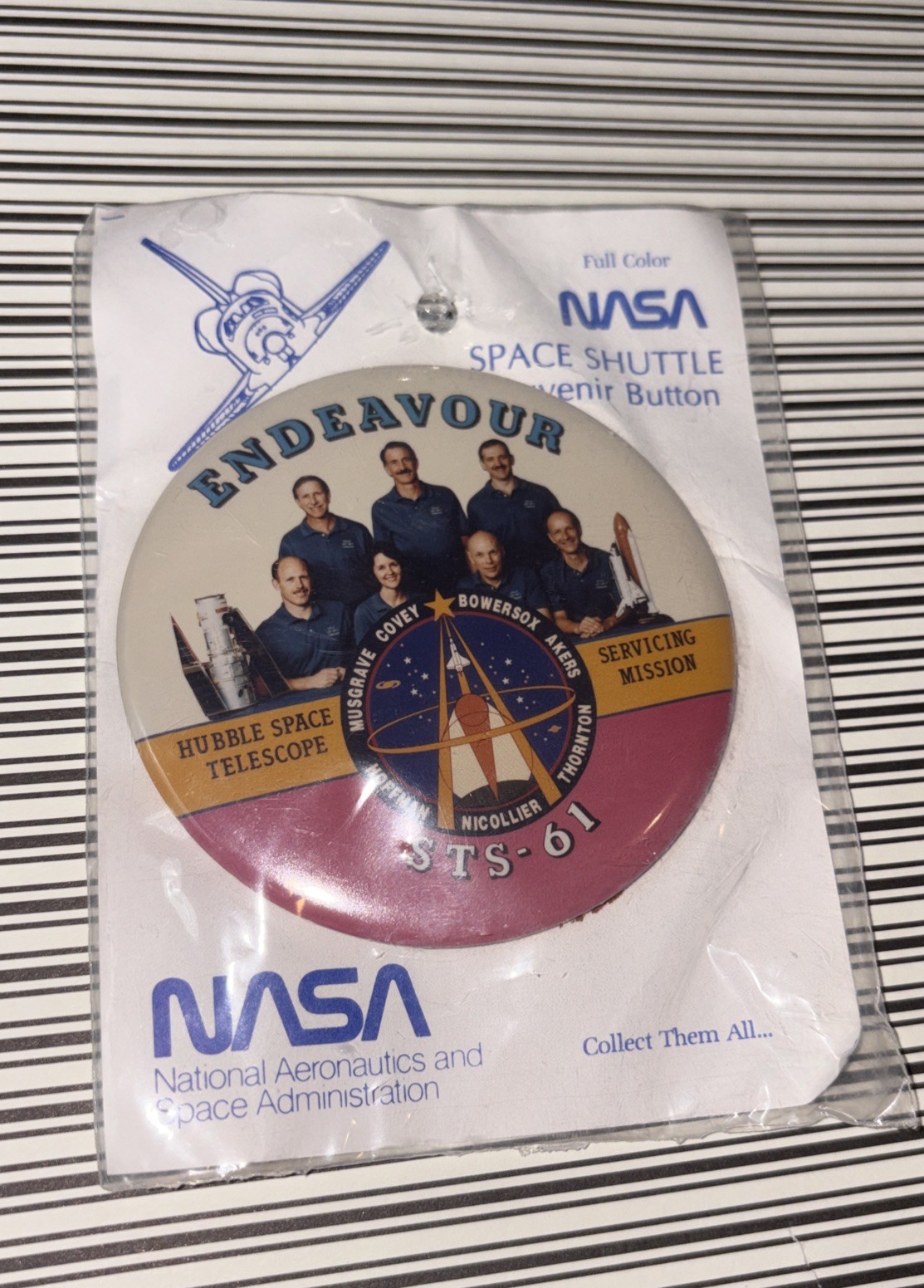 NASA Mission STS-26 Space Shuttle Discovery Insignia Crew Button Pin - NOS
