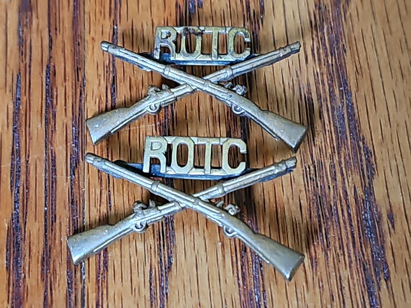 VTG Pair US Army ROTC Infantry Infantryman Insignia Pin Screwback  Gilt  1 1/2"