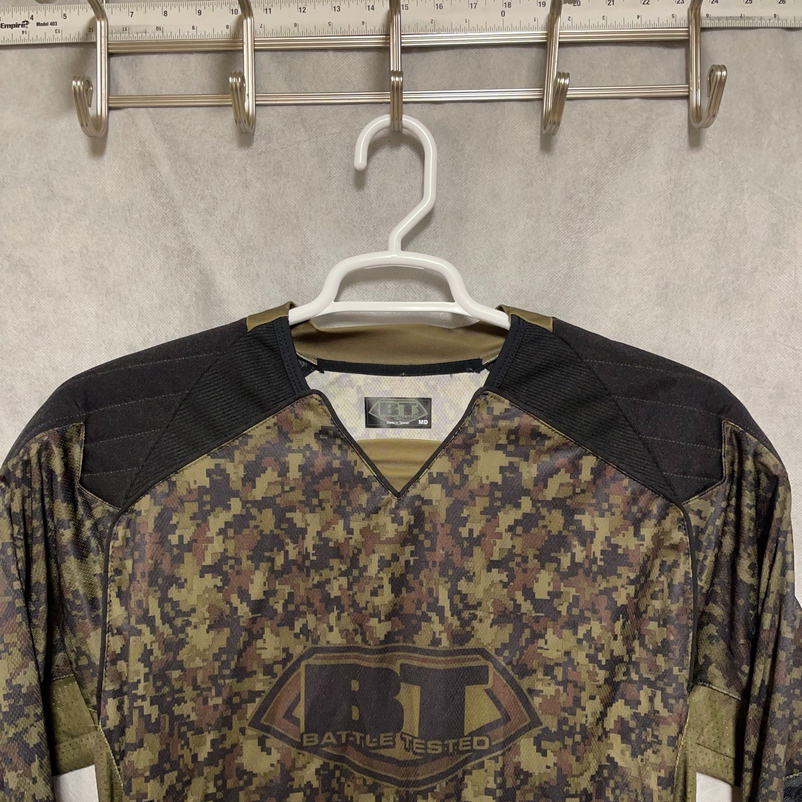 BT Battle Tested Shirt Men Medium Camo Paintball L/S Padded Shoulder Elbows Gear