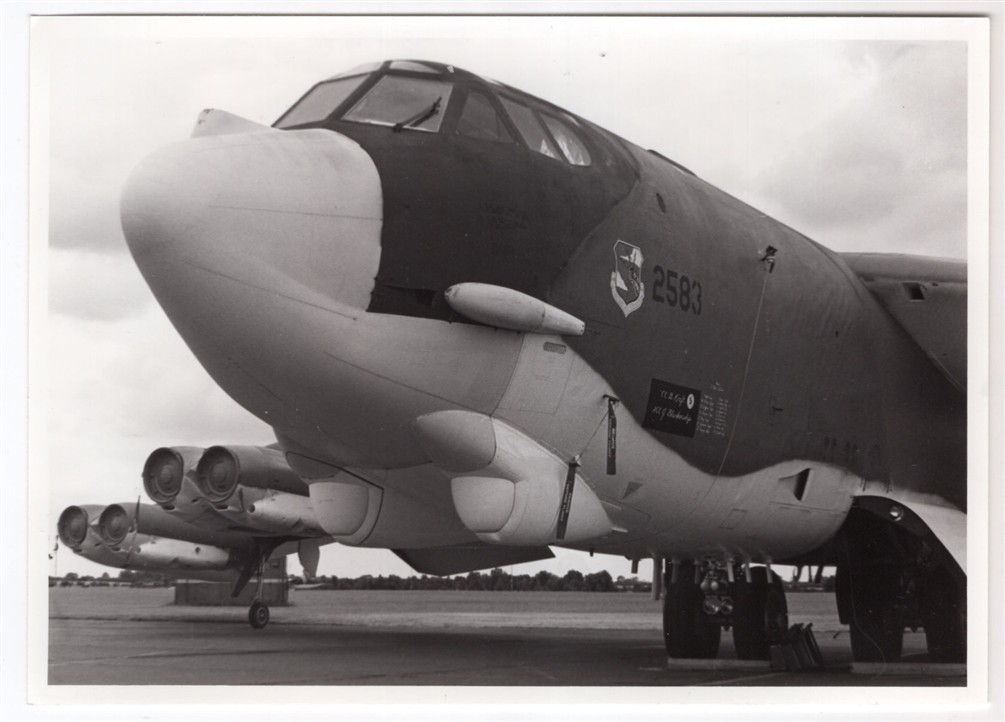 1980 USAF Boeing B-52G Stratofortress 59-2583 320th BW RAF Marham 5x7 Photo #2