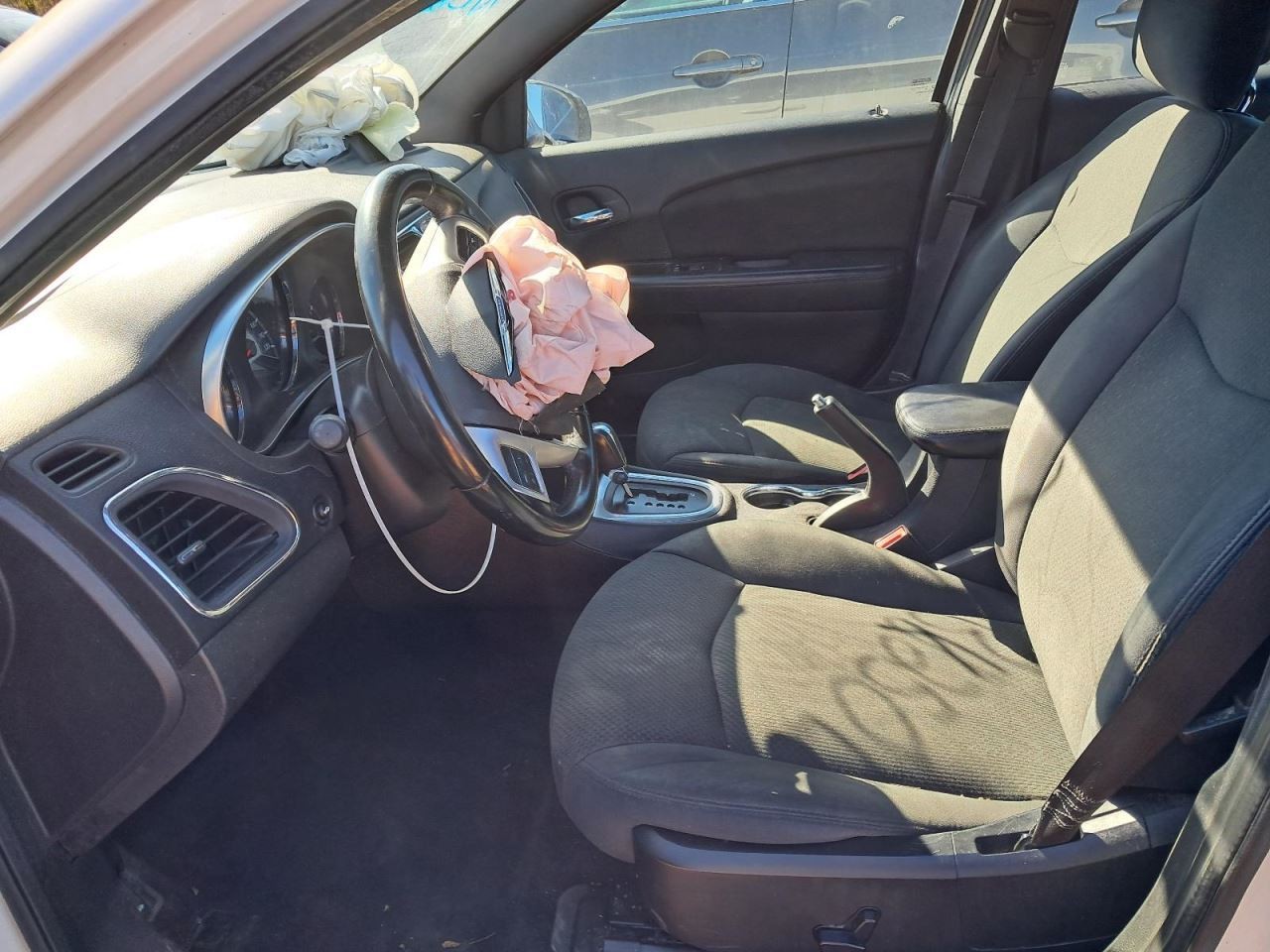 200 2011 Glove Box 4862088