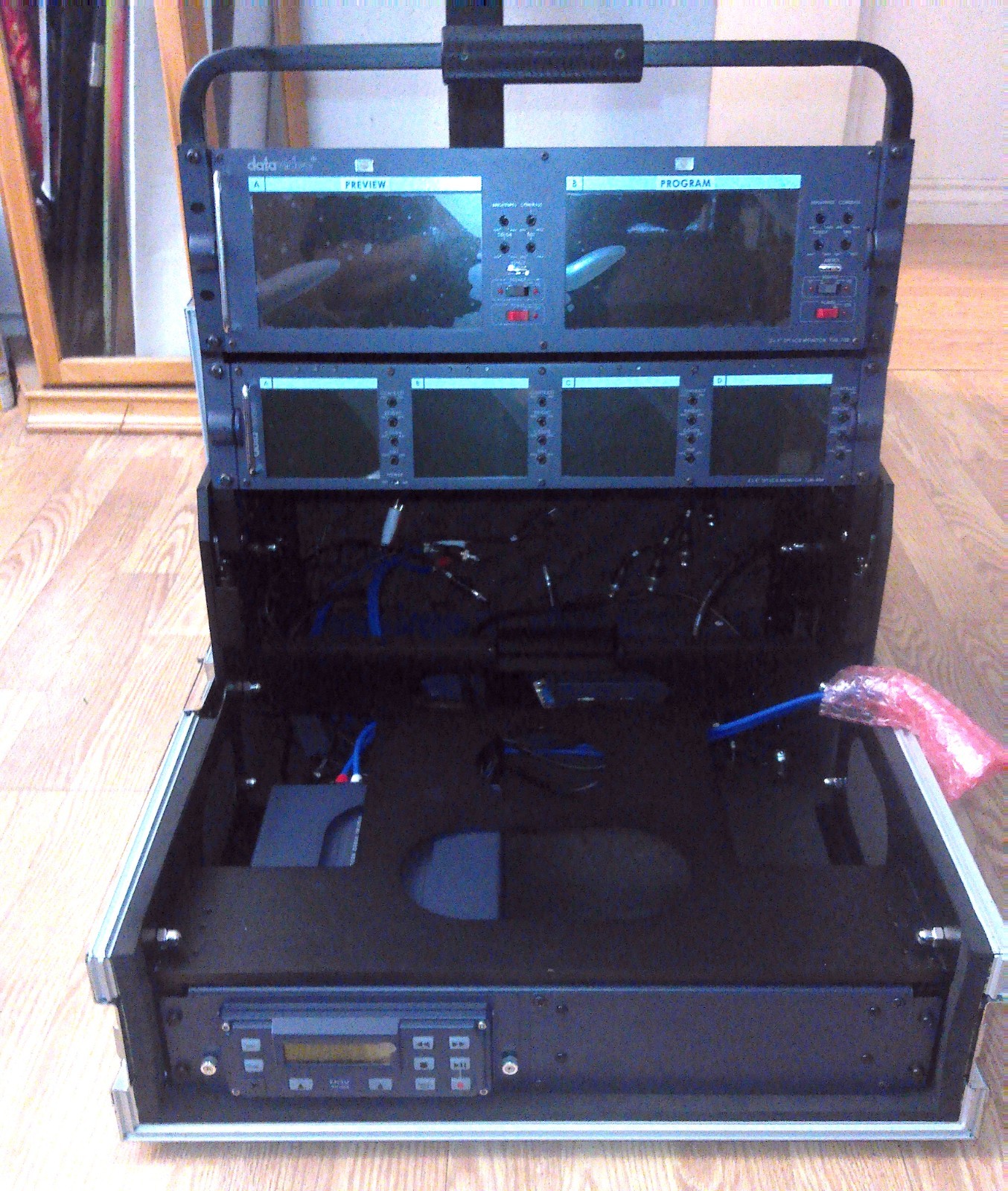 DATAVIDEO 2 X 7" TFT MONITOR TLM 702 & 4X4" TLM 404 & DN-300 W/ ALUMINUM CASE
