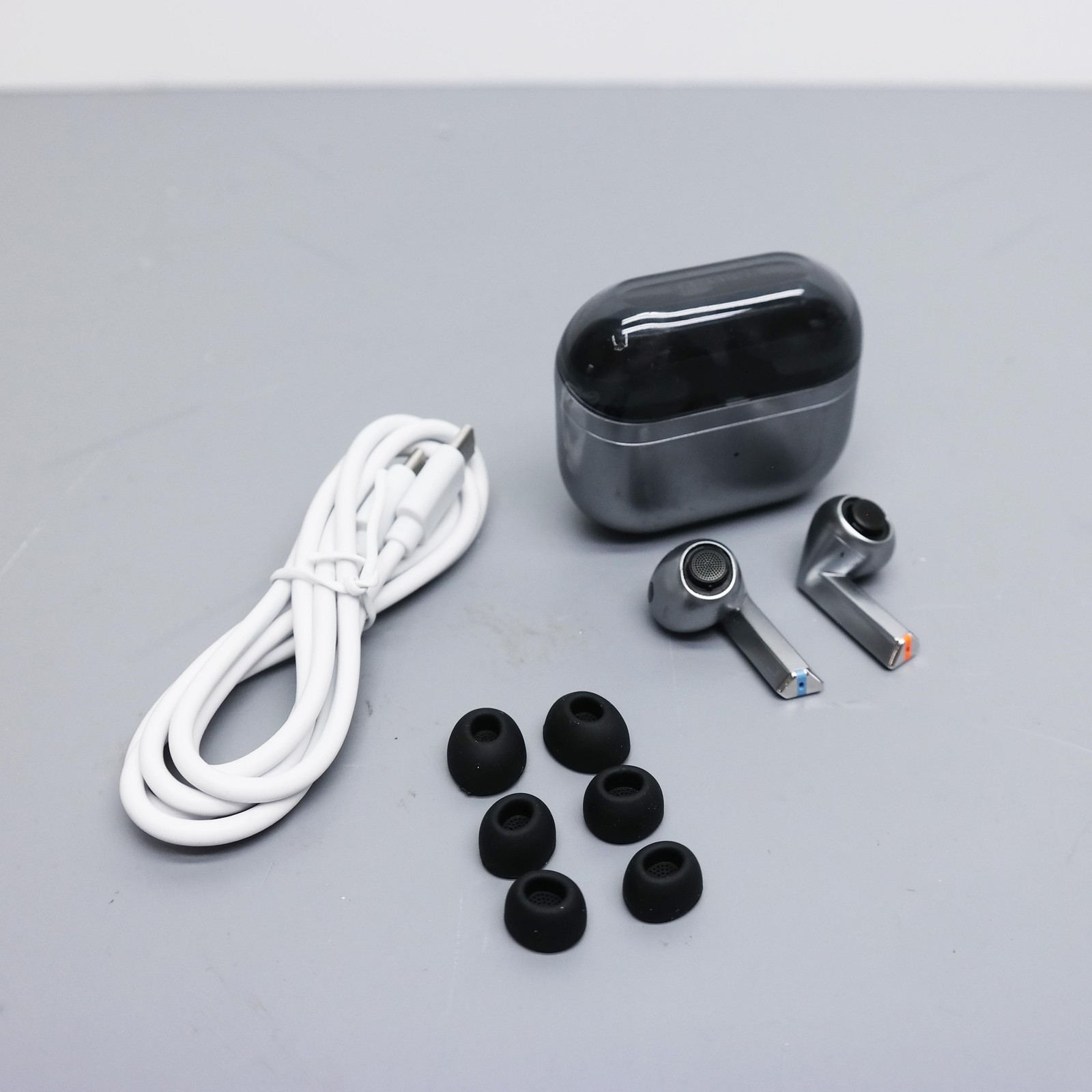 Samsung Galaxy Buds3 Pro SM-R630 Wireless Earbuds Silver READ