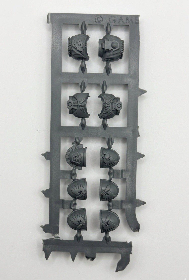 Warhammer 40k OOP Dark Angels Bits Ravenwing Bits - Torsos & Shoulder Pads (NOS)