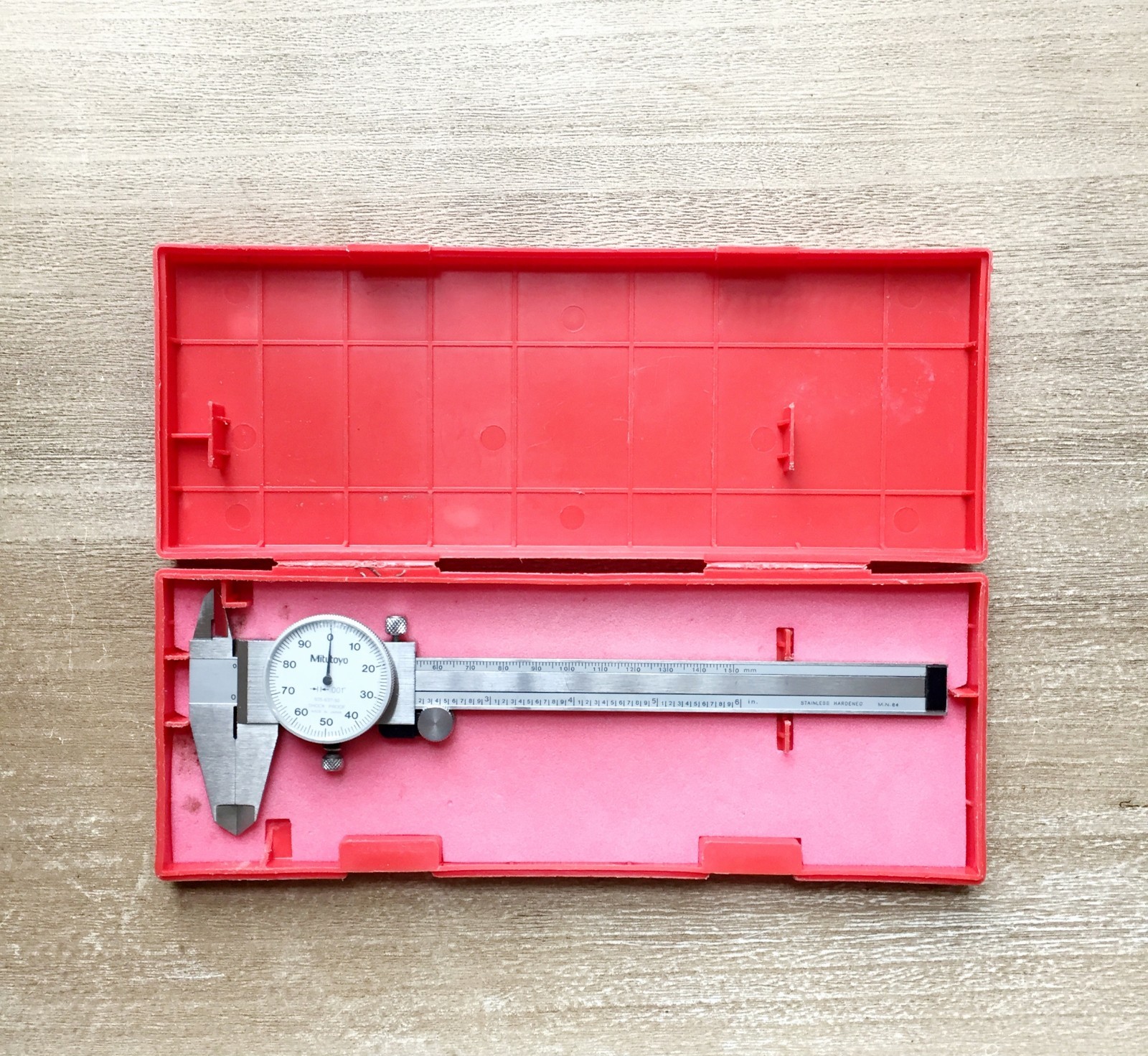 Mitutoyo Dial Caliper 6" Calibrated 505-637-50 .001" + Case JAPAN - FULLY REFURB