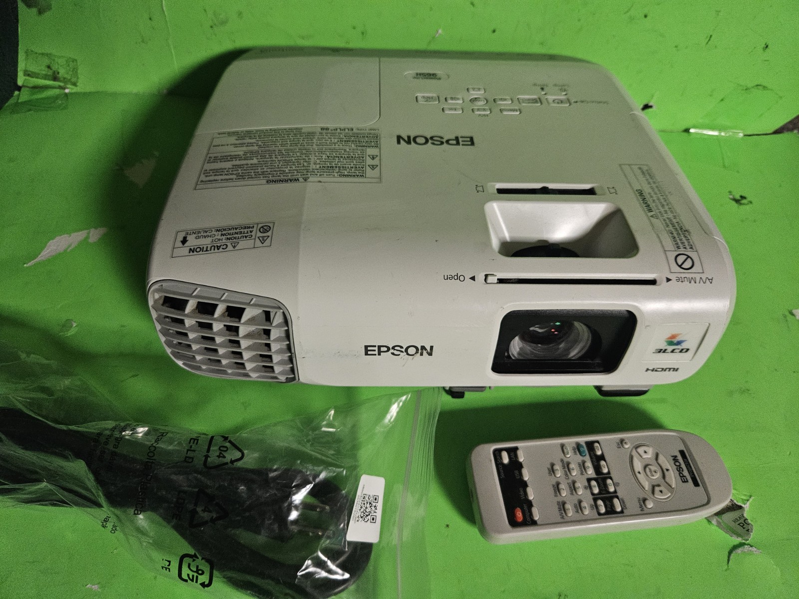 Epson PowerLite 965H 3500 Lumens 3LCD Projector 2635h hdmi