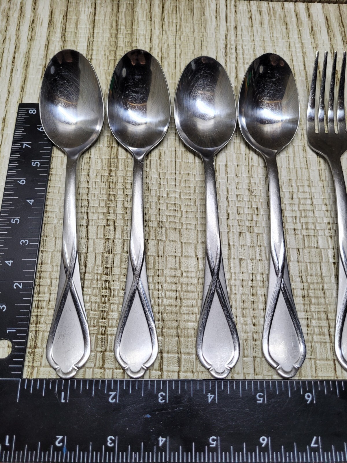 CAMBRIDGE Heather Sand Flatware Silverware 4 SPOONS 4 FORKS 4 DINNER KNIFES